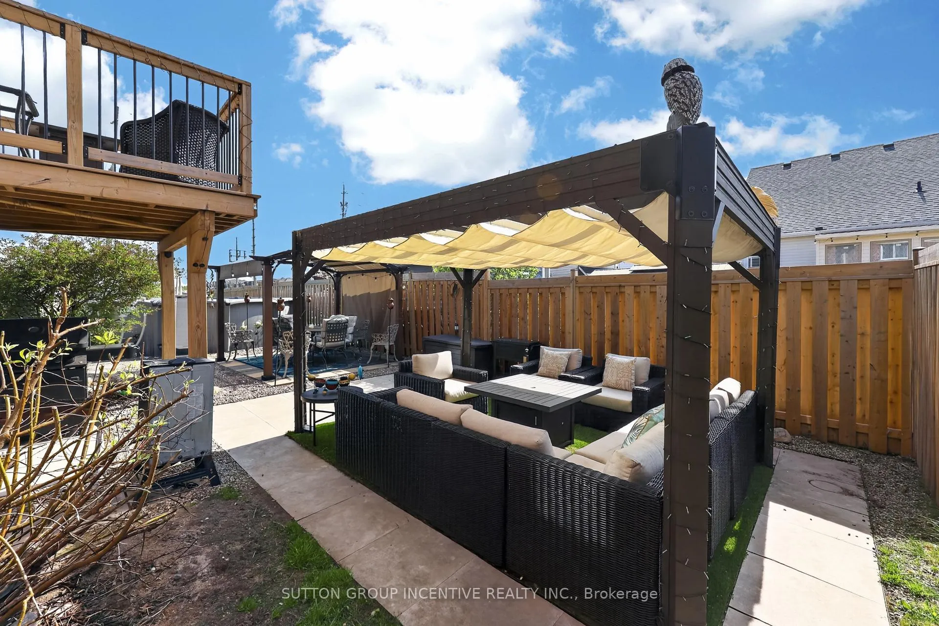 Photo 30 of 60 Succession Crescent, Barrie, Innis-Shore — HOMEH
