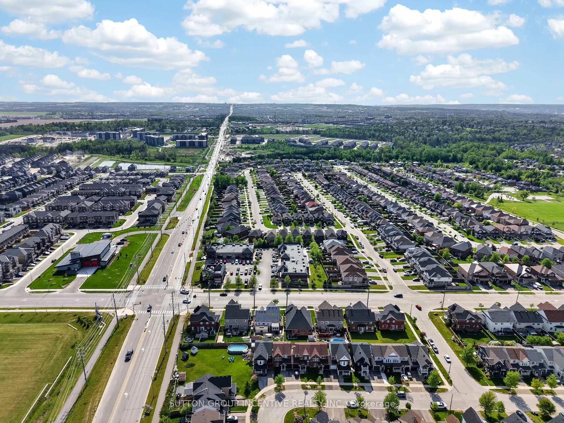 Photo 38 of 60 Succession Crescent, Barrie, Innis-Shore — HOMEH