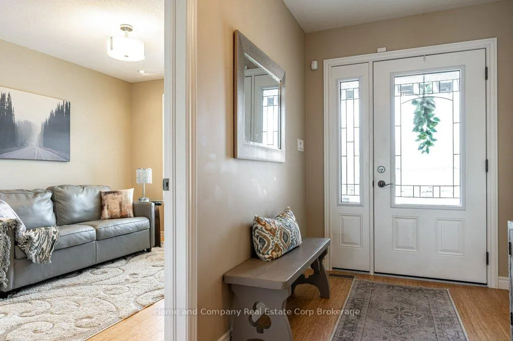 Photo 3 of 22 Findlay Place, Stratford — HOMEH