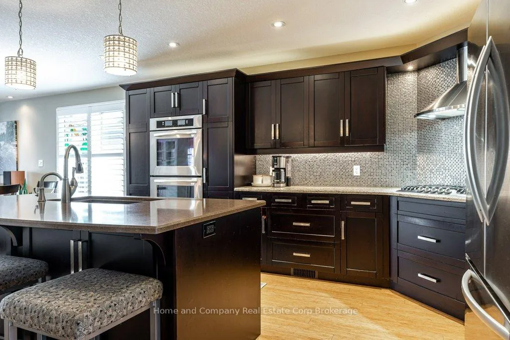 Photo 6 of 22 Findlay Place, Stratford — HOMEH