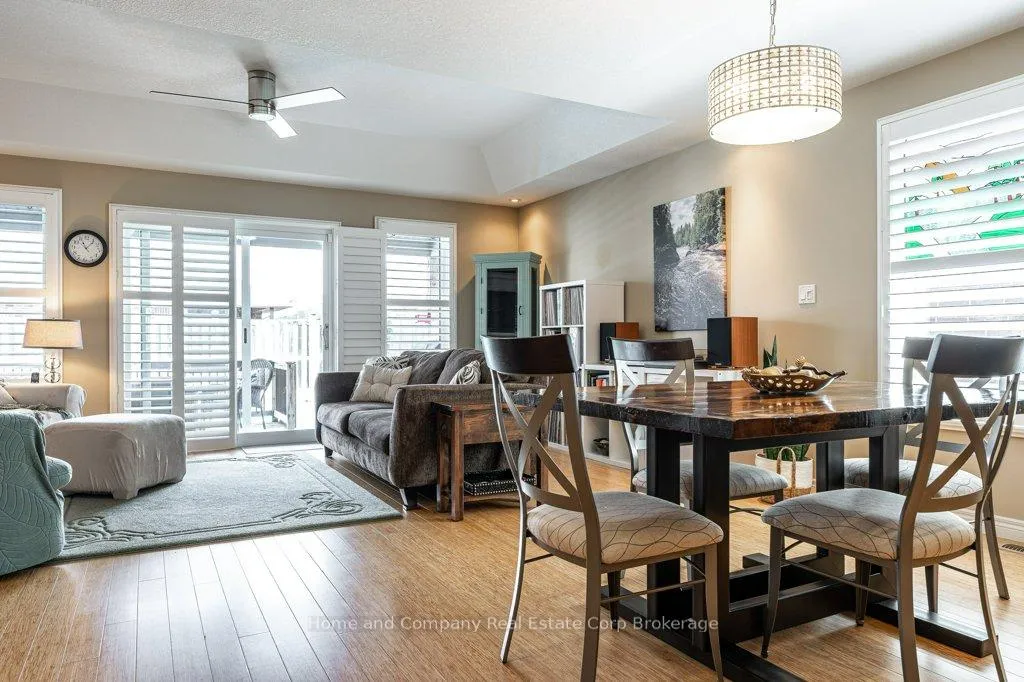 Photo 10 of 22 Findlay Place, Stratford — HOMEH