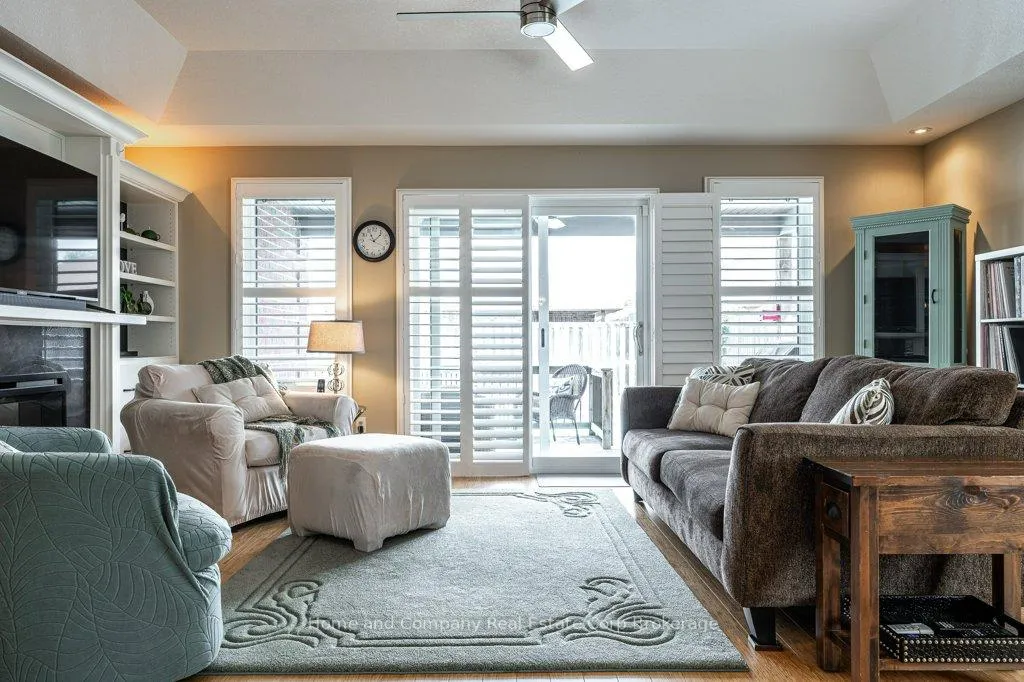 Photo 13 of 22 Findlay Place, Stratford — HOMEH