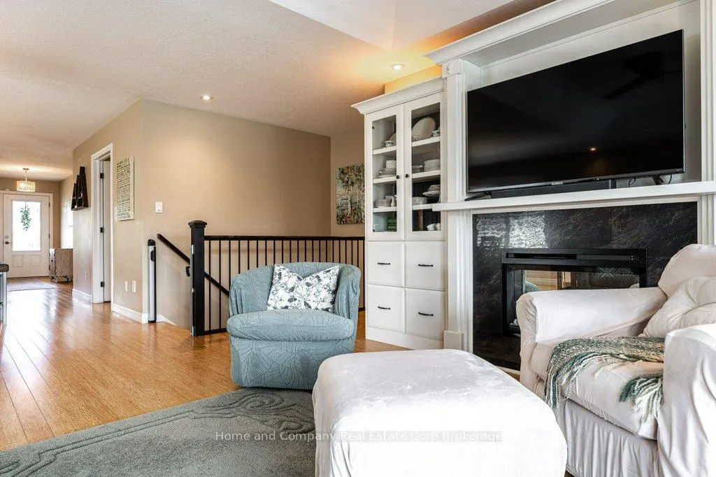 Photo 15 of 22 Findlay Place, Stratford — HOMEH