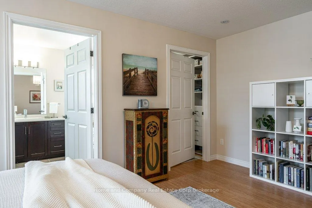 Photo 18 of 22 Findlay Place, Stratford — HOMEH