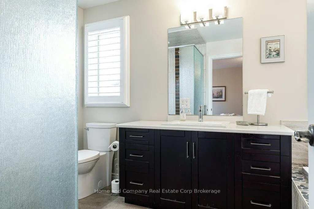 Photo 19 of 22 Findlay Place, Stratford — HOMEH
