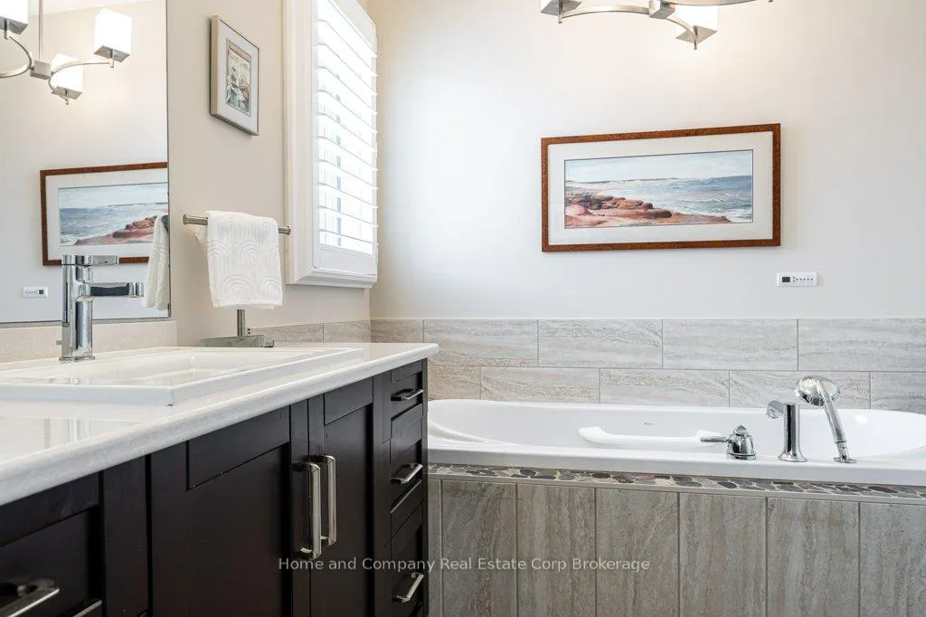 Photo 20 of 22 Findlay Place, Stratford — HOMEH