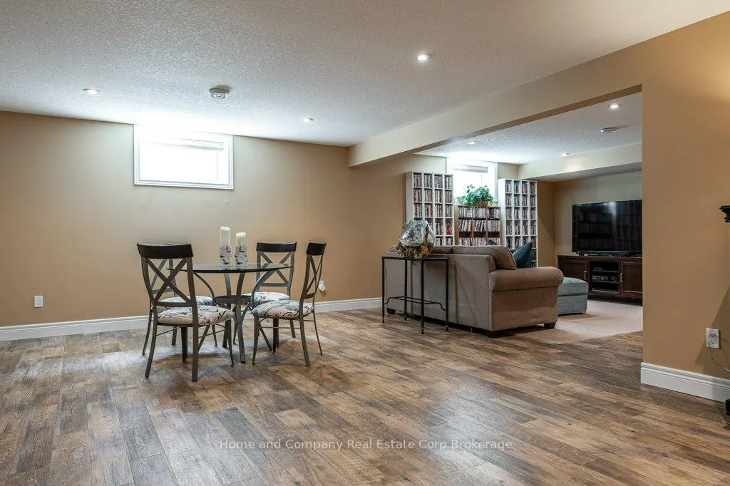 Photo 27 of 22 Findlay Place, Stratford — HOMEH