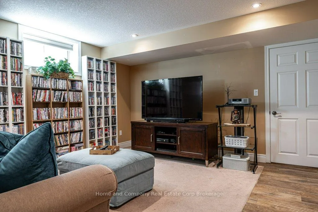 Photo 28 of 22 Findlay Place, Stratford — HOMEH
