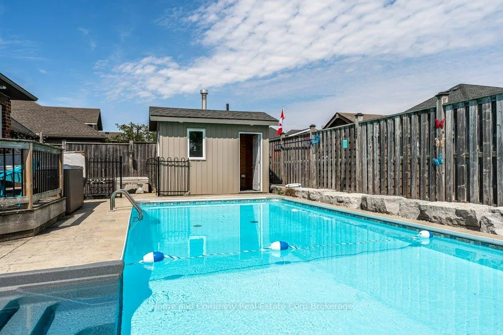 Photo 36 of 22 Findlay Place, Stratford — HOMEH