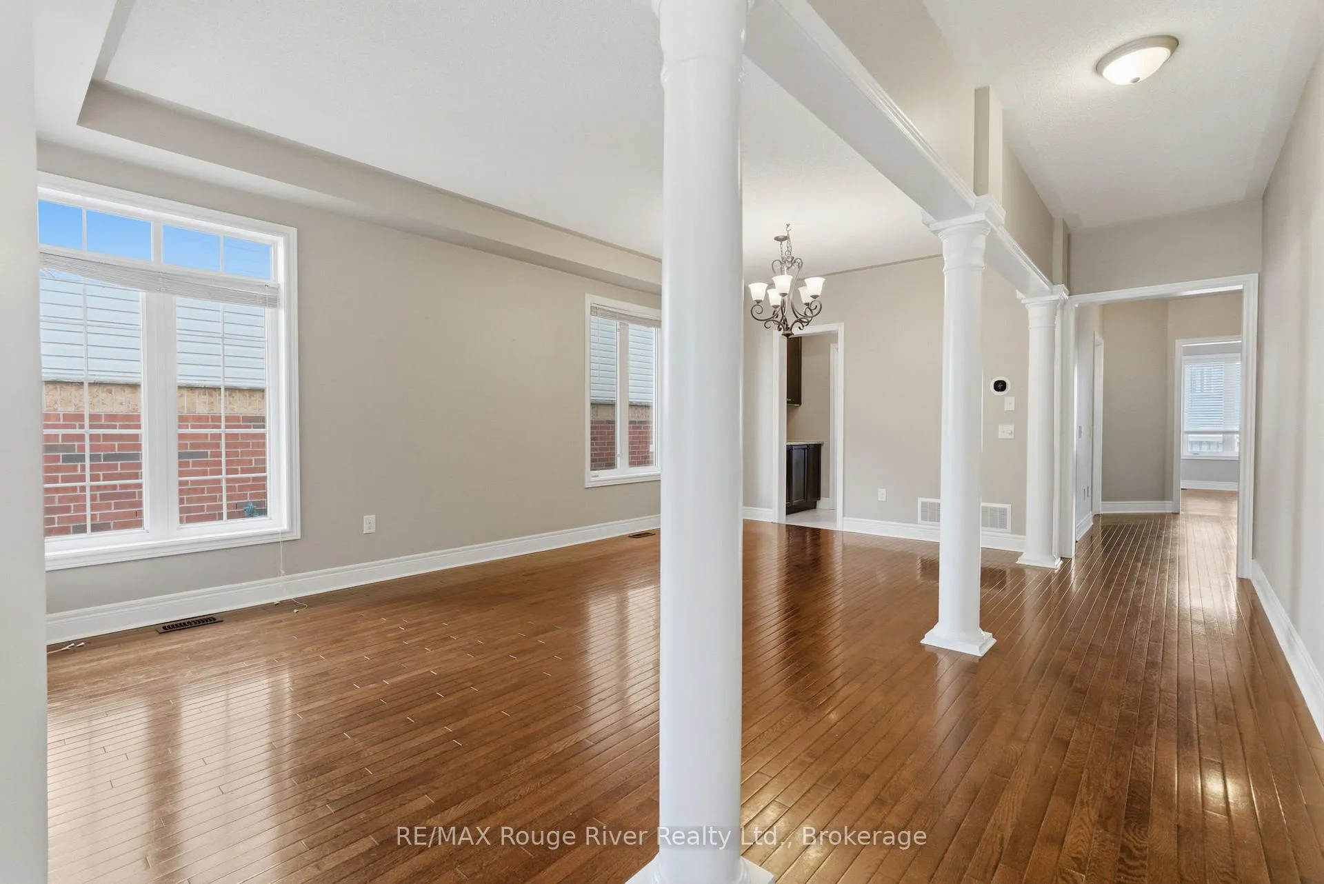 Photo 3 of 138 Kersey Crescent, Clarington, Courtice — HOMEH