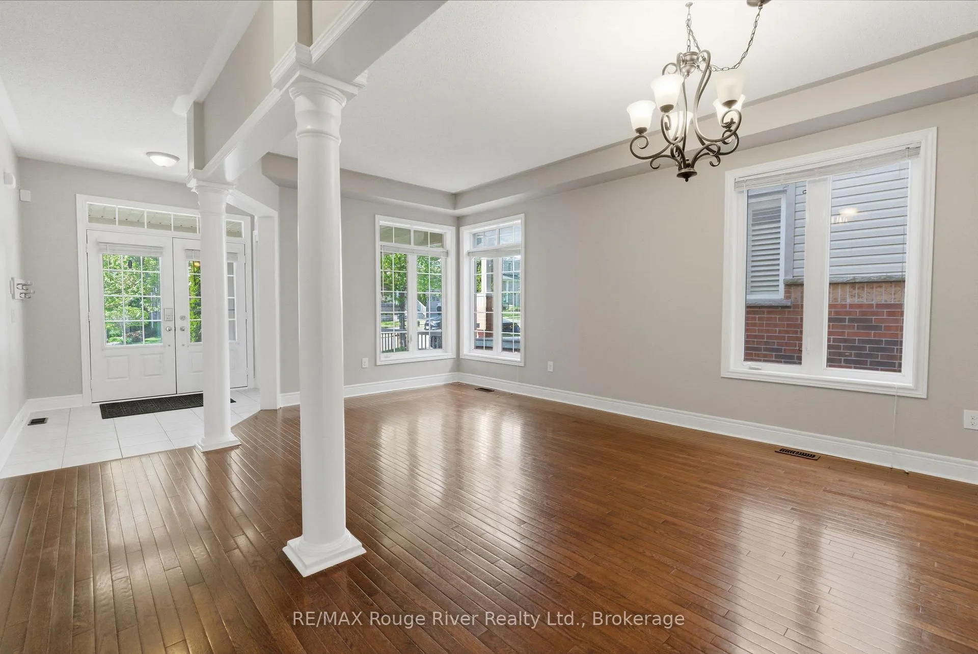 Photo 6 of 138 Kersey Crescent, Clarington, Courtice — HOMEH