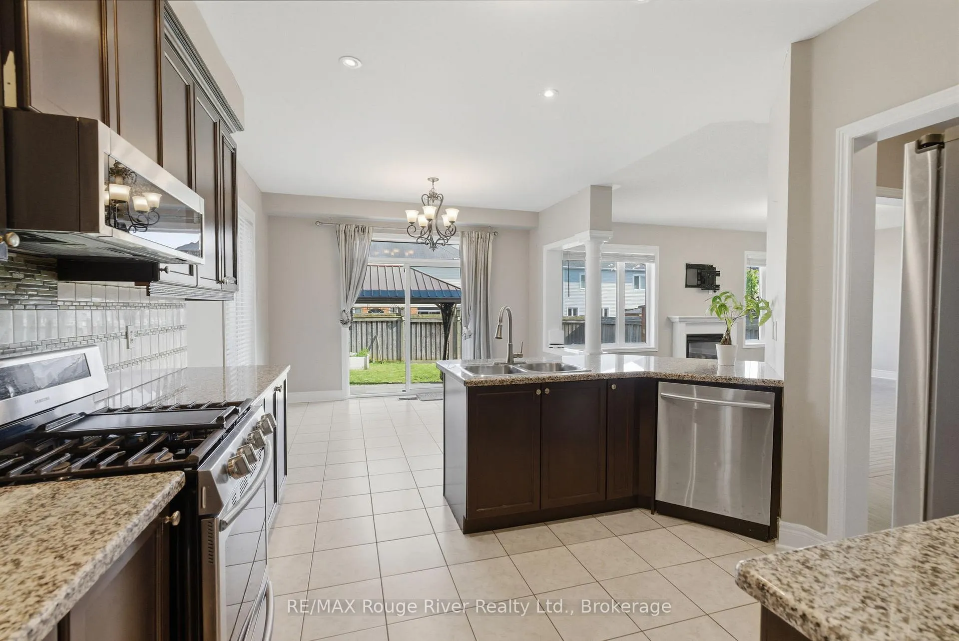 Photo 9 of 138 Kersey Crescent, Clarington, Courtice — HOMEH