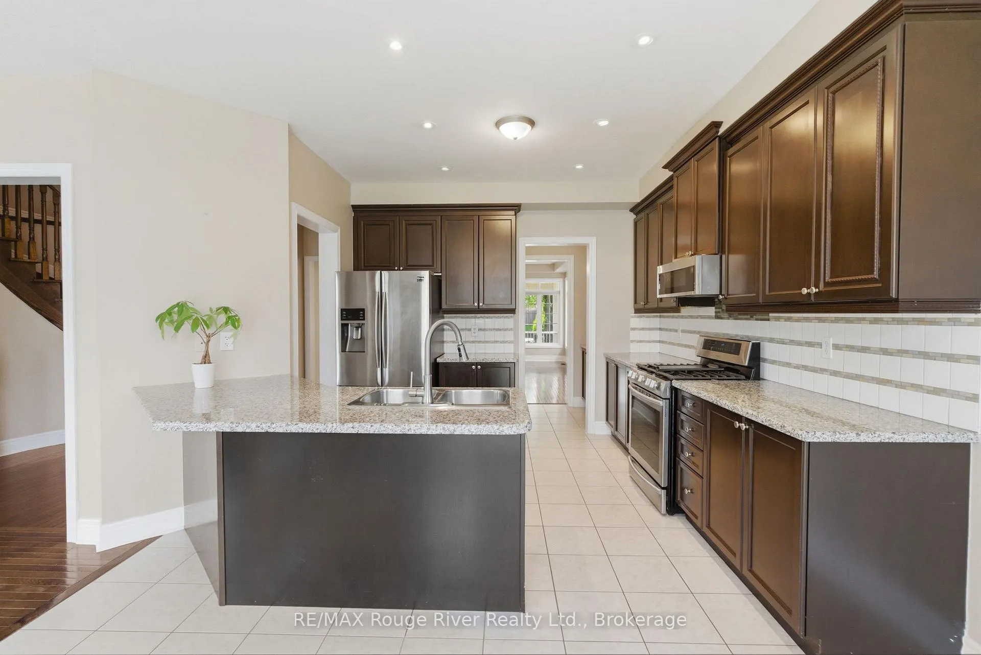 Photo 13 of 138 Kersey Crescent, Clarington, Courtice — HOMEH