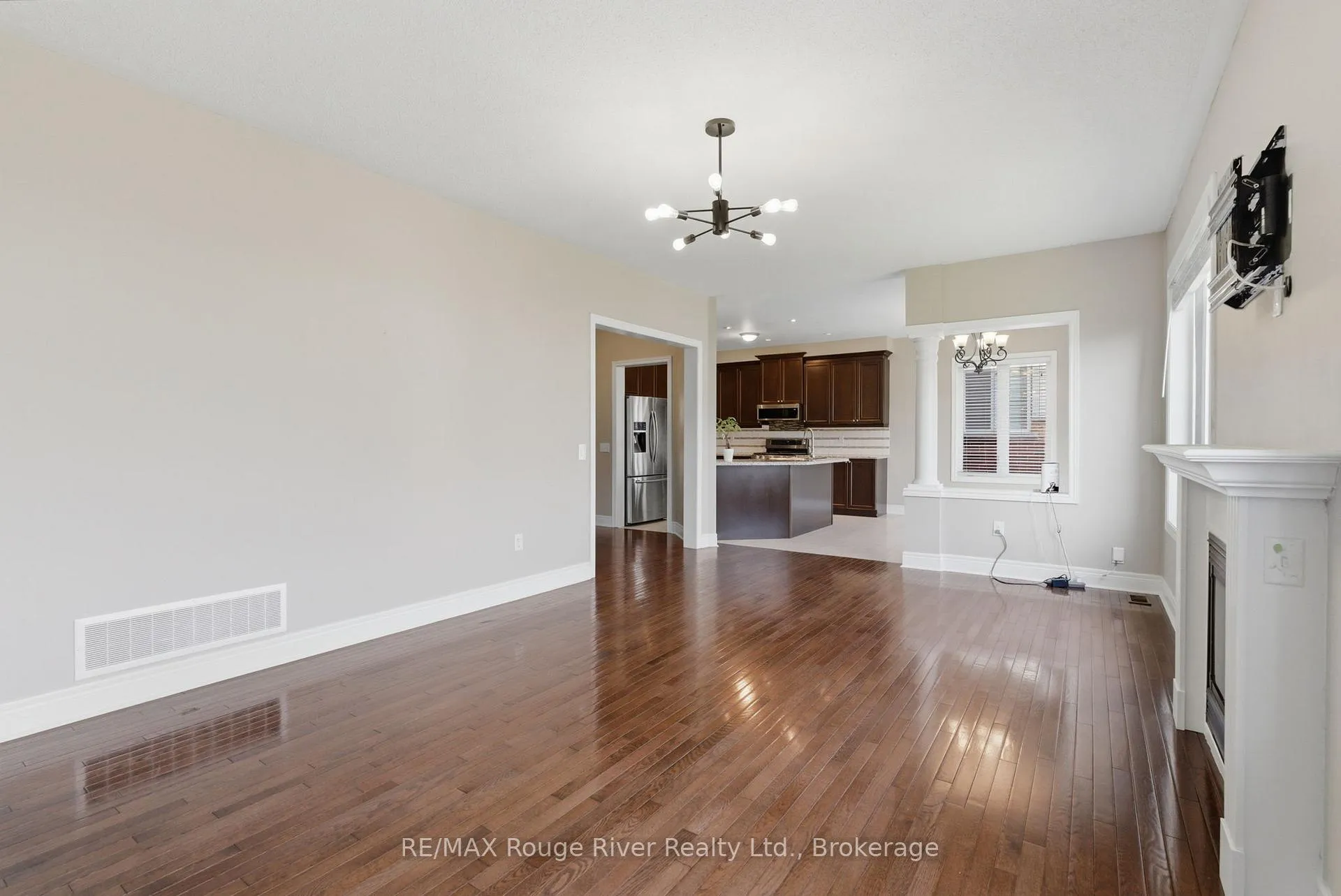 Photo 20 of 138 Kersey Crescent, Clarington, Courtice — HOMEH