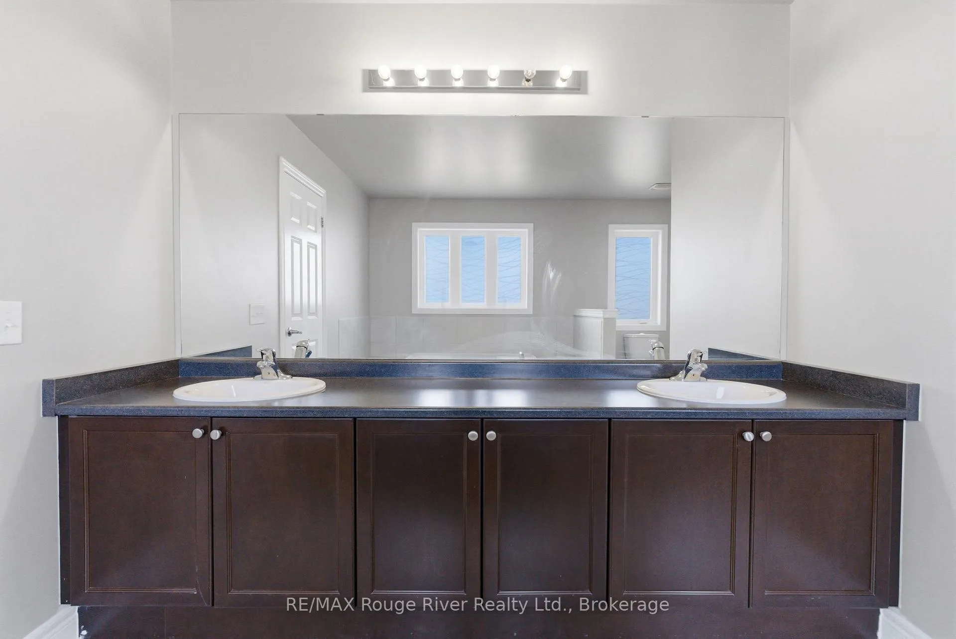 Photo 25 of 138 Kersey Crescent, Clarington, Courtice — HOMEH
