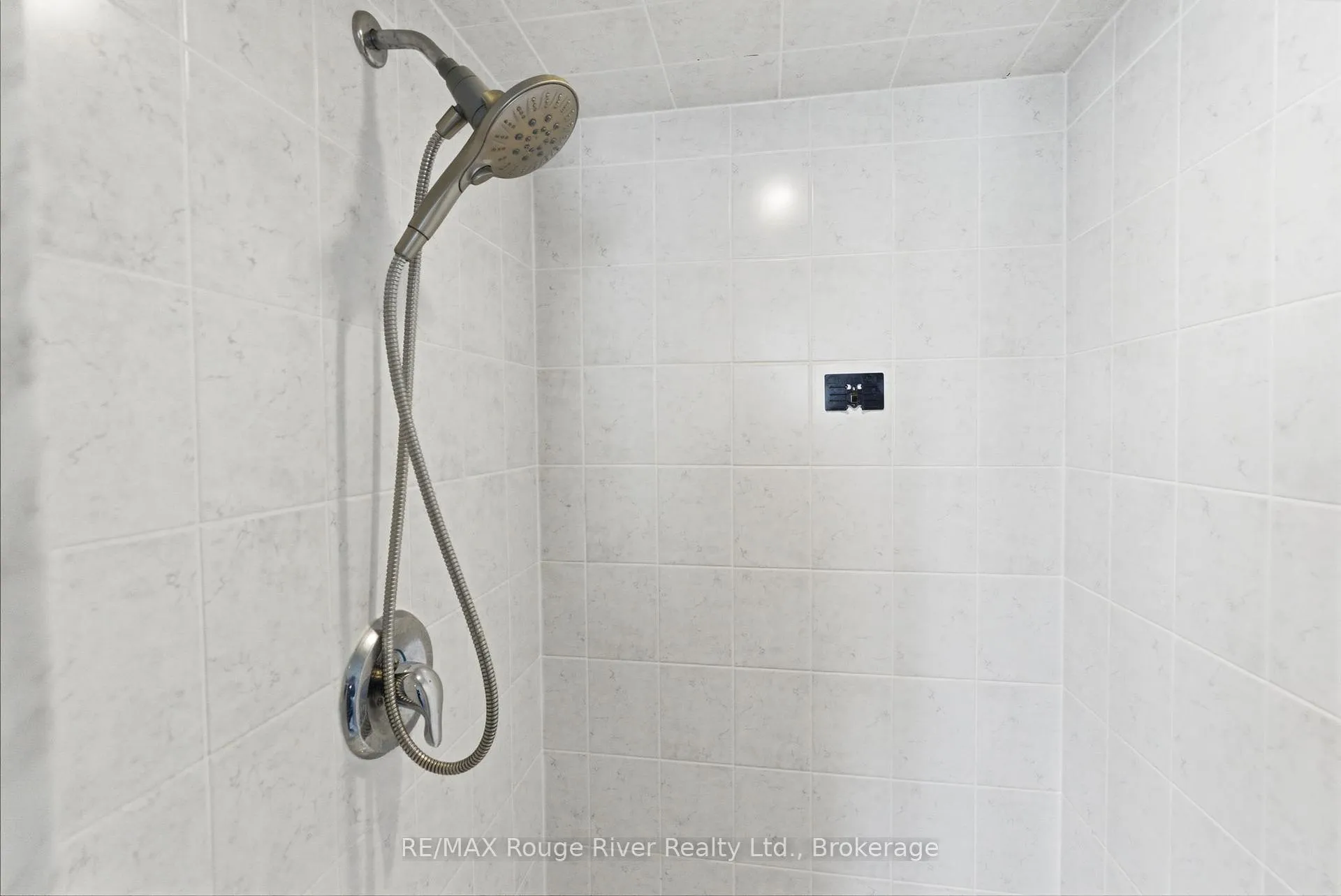Photo 26 of 138 Kersey Crescent, Clarington, Courtice — HOMEH