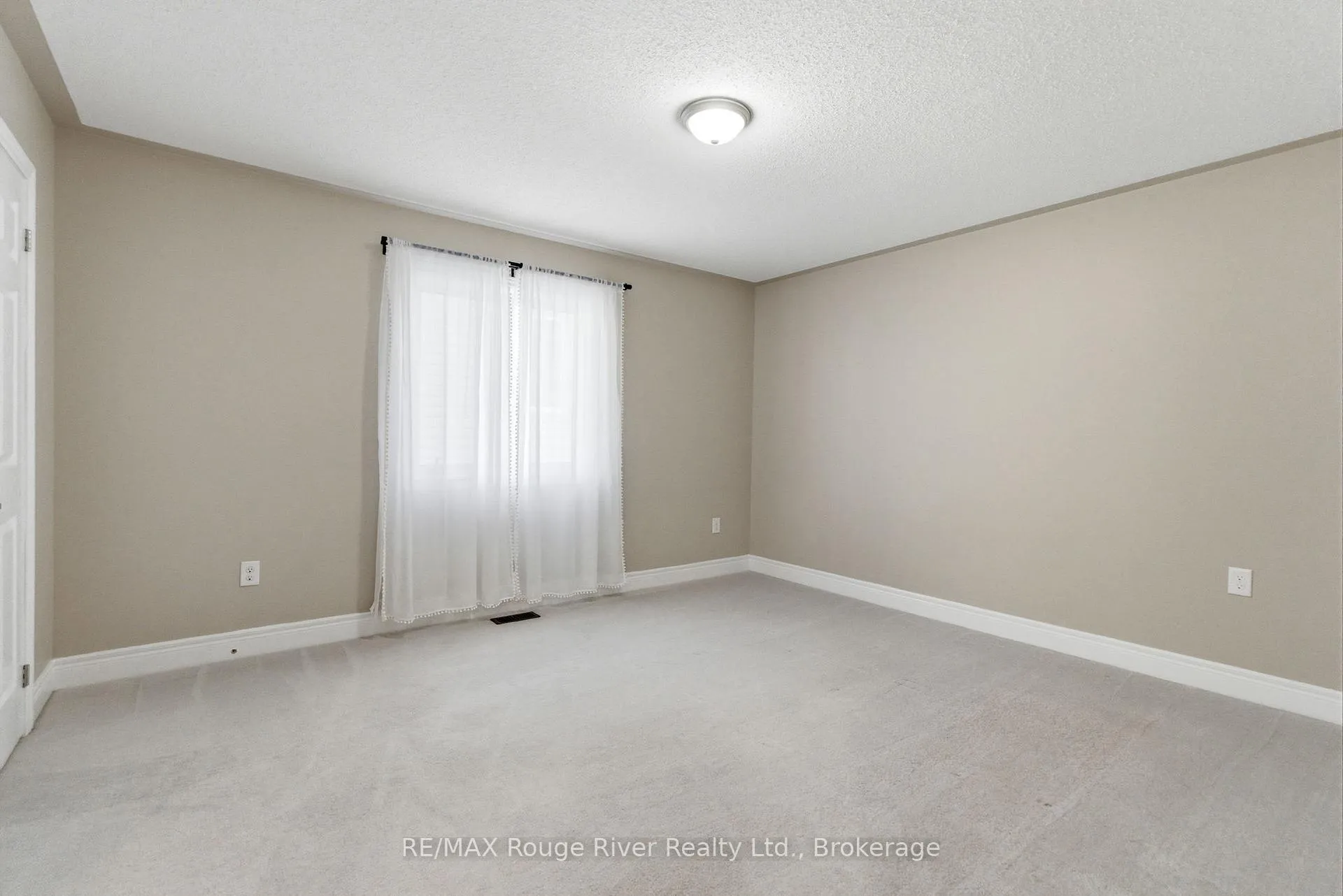 Photo 29 of 138 Kersey Crescent, Clarington, Courtice — HOMEH