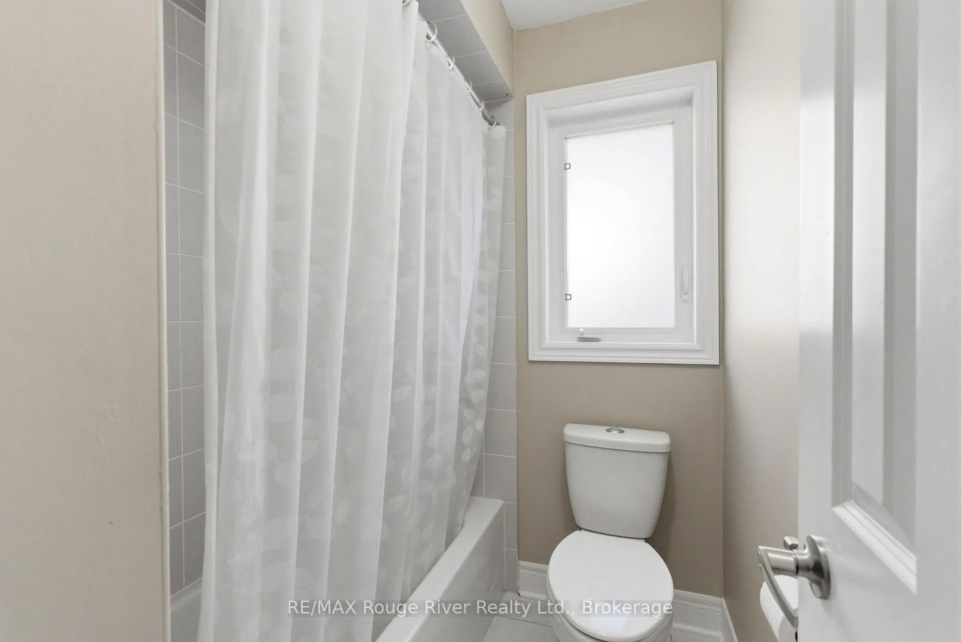 Photo 33 of 138 Kersey Crescent, Clarington, Courtice — HOMEH