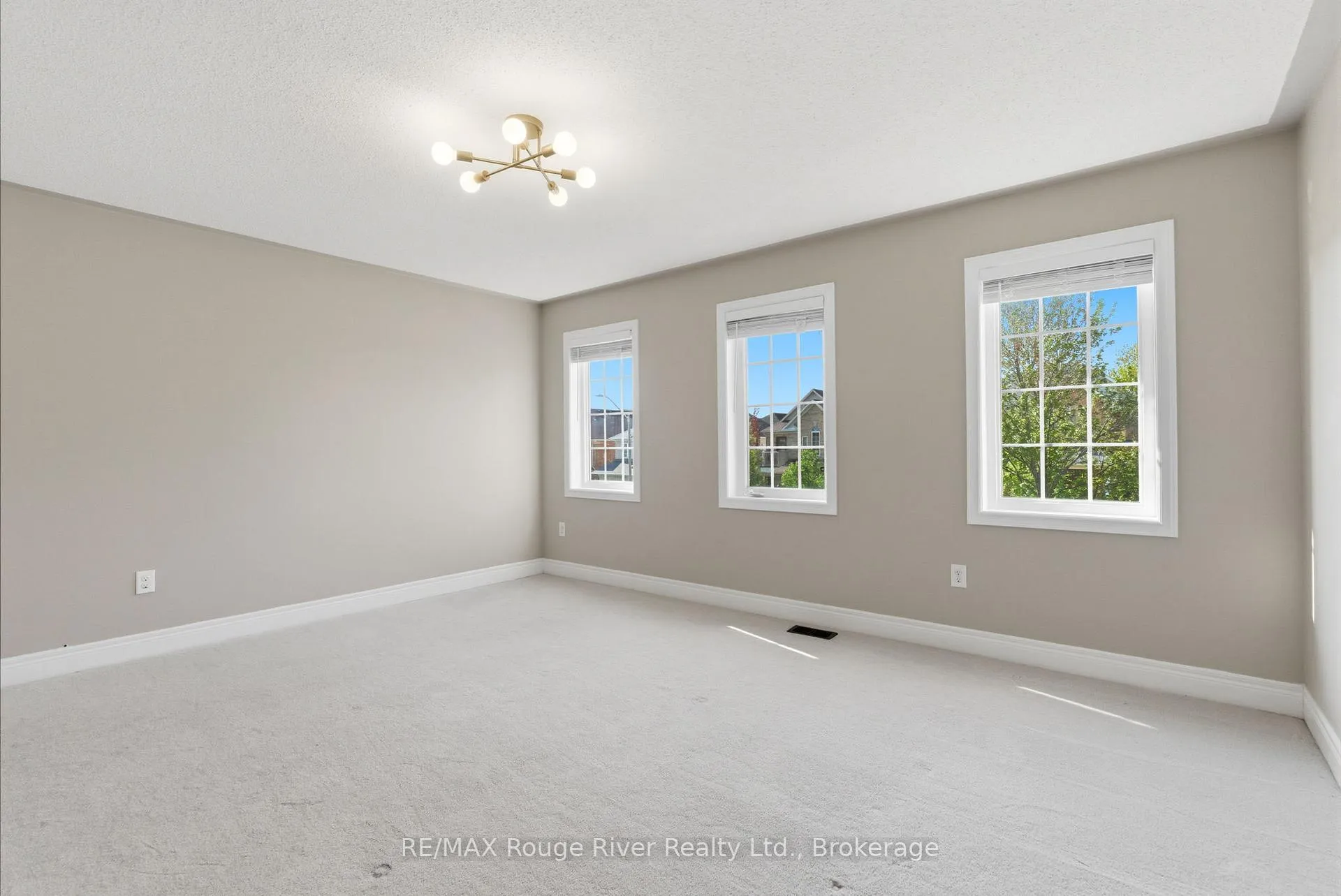 Photo 34 of 138 Kersey Crescent, Clarington, Courtice — HOMEH