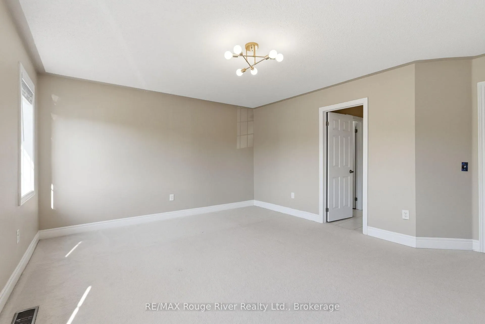 Photo 36 of 138 Kersey Crescent, Clarington, Courtice — HOMEH