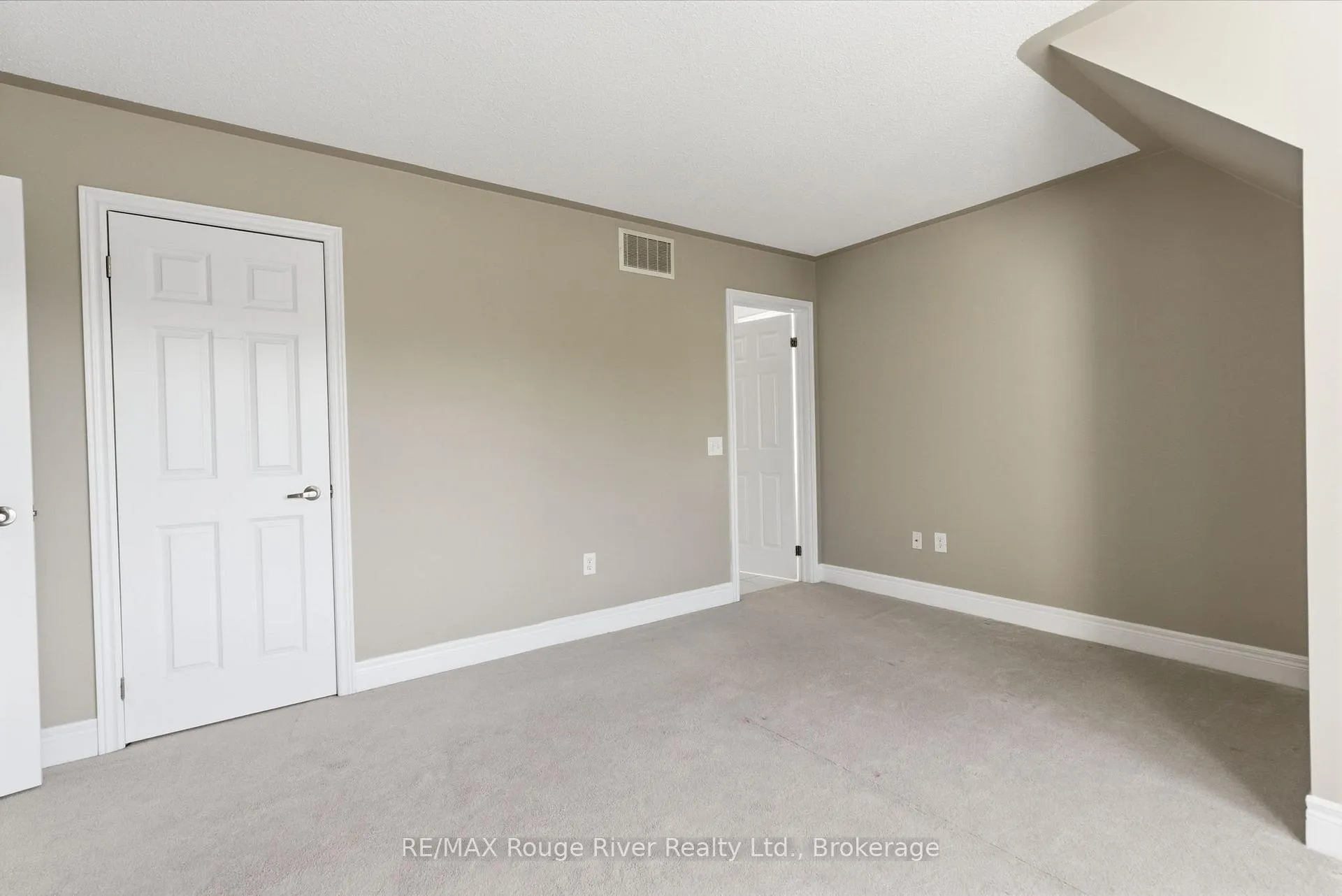 Photo 37 of 138 Kersey Crescent, Clarington, Courtice — HOMEH