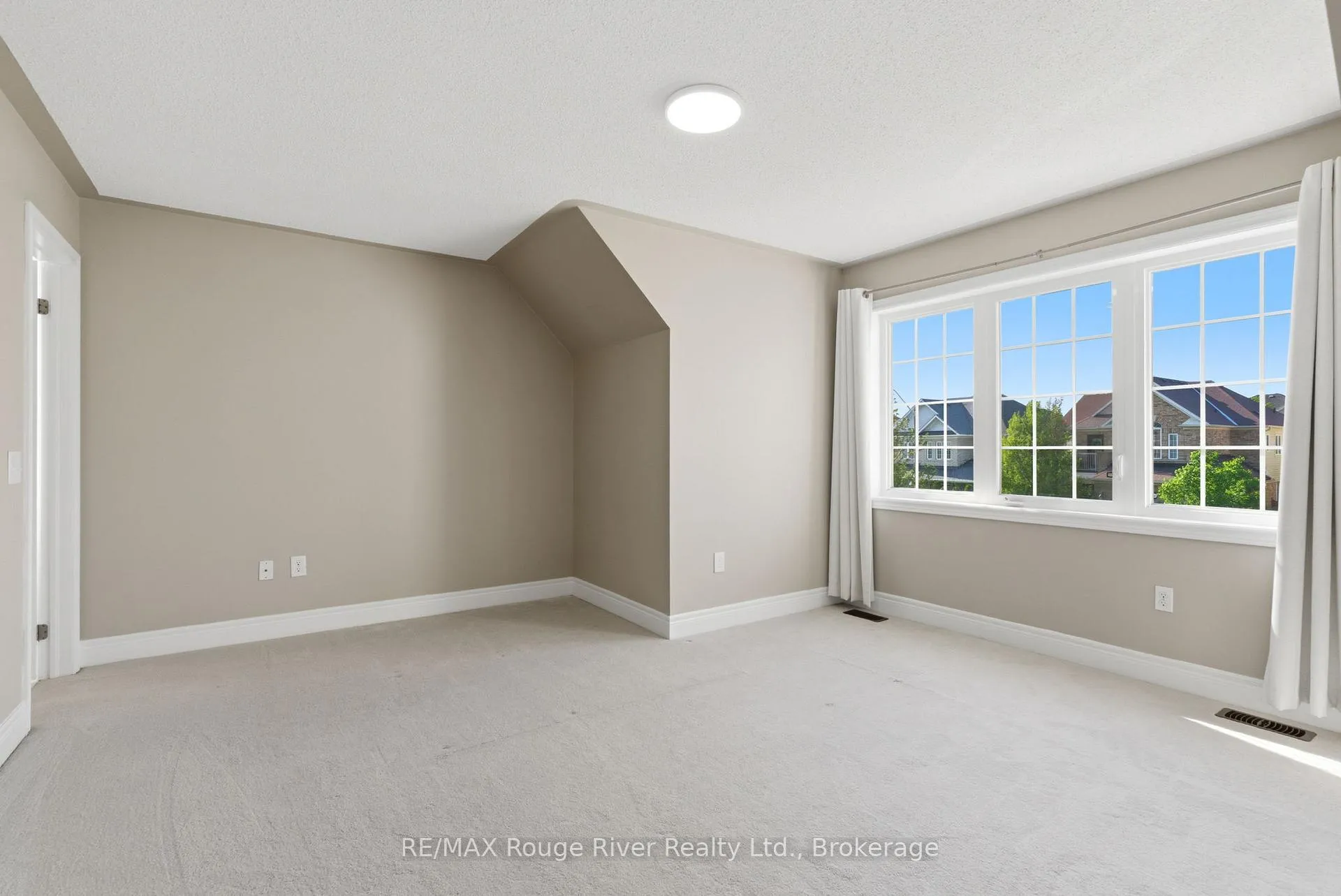 Photo 50 of 138 Kersey Crescent, Clarington, Courtice — HOMEH