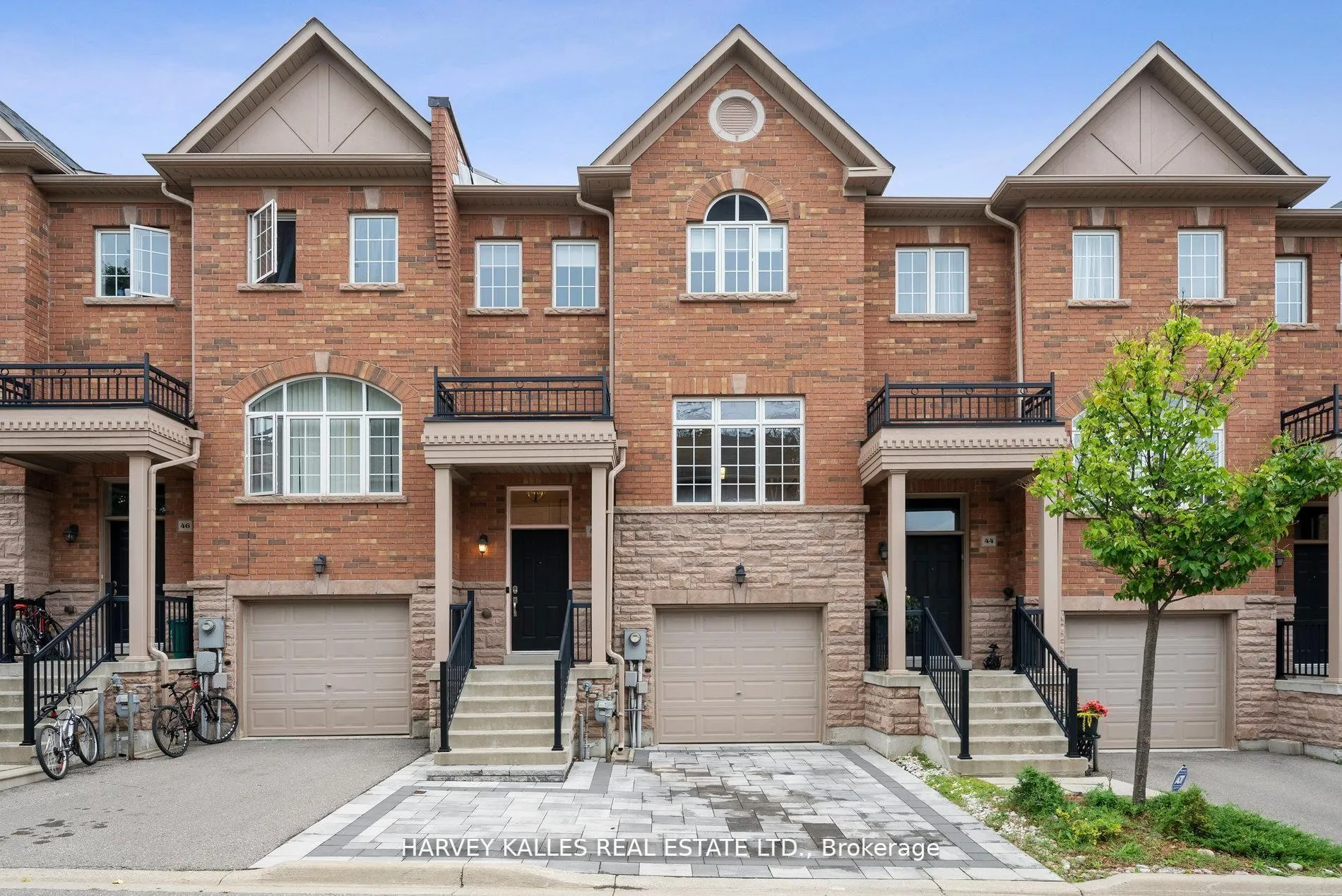 Front of Unit 45, 8777 Dufferin Street