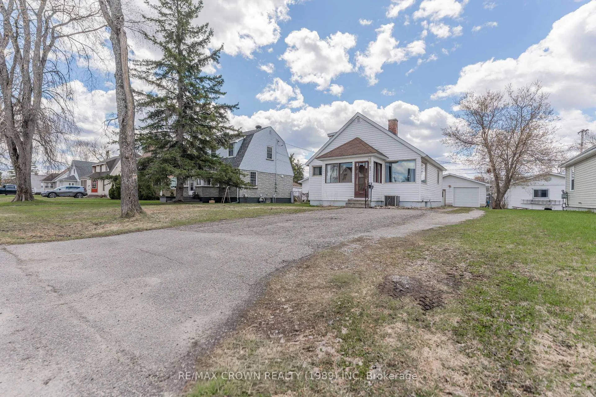 Photo 1 of 35 Bowman Avenue, Kapuskasing — HOMEH