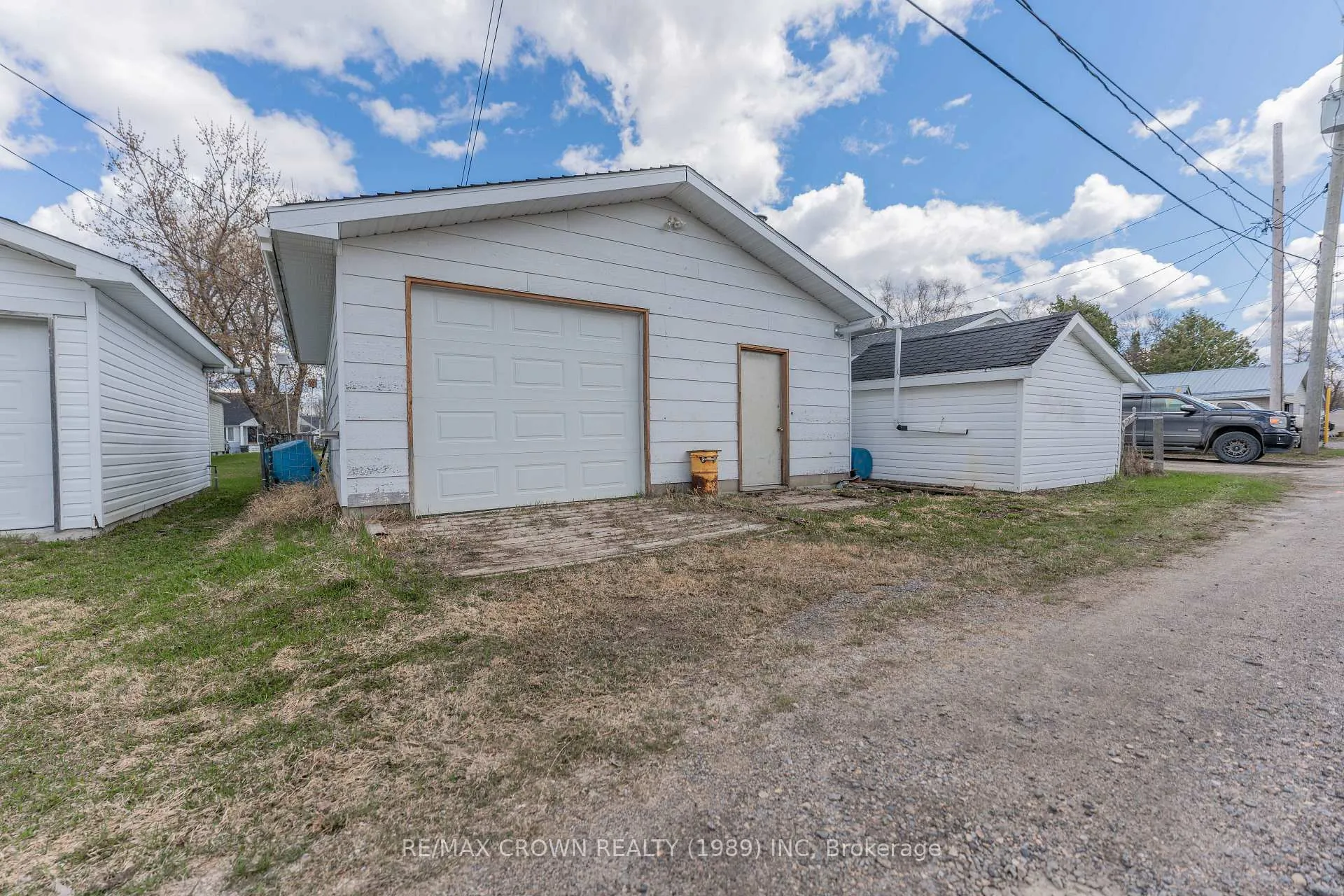 Photo 4 of 35 Bowman Avenue, Kapuskasing — HOMEH