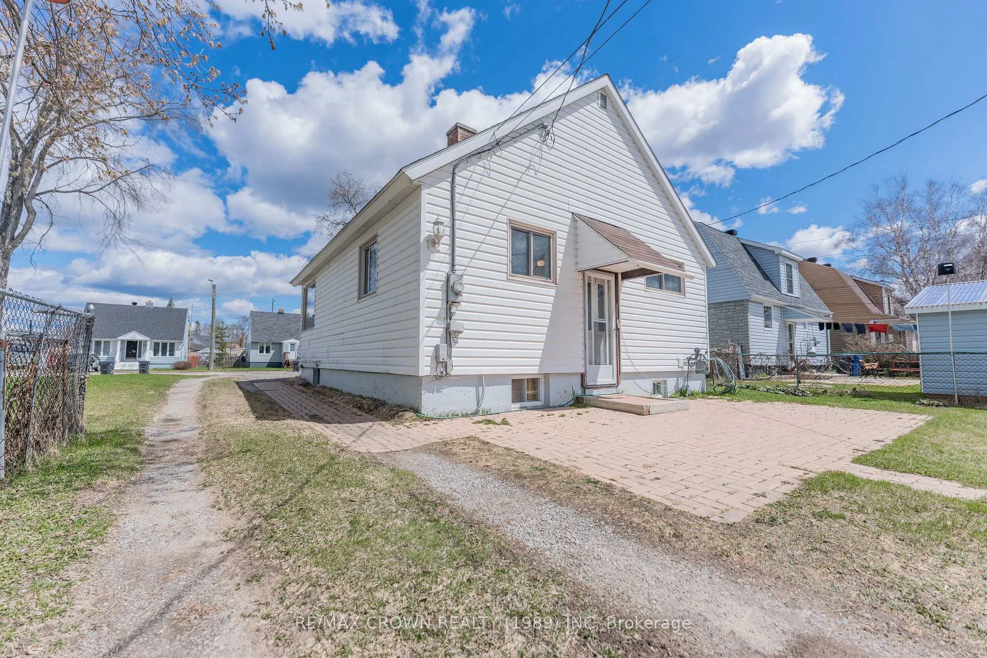 Photo 6 of 35 Bowman Avenue, Kapuskasing — HOMEH