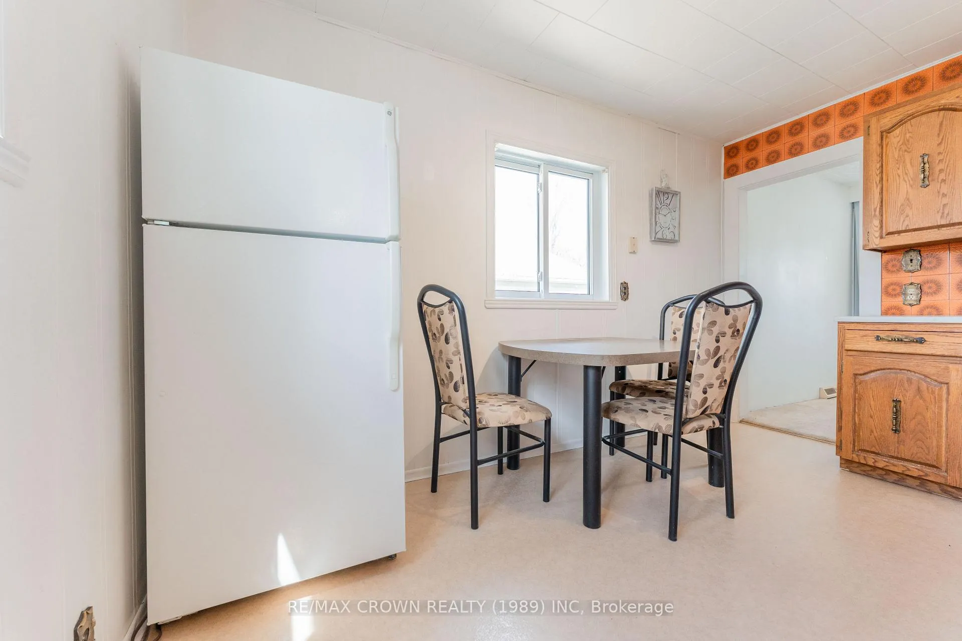 Photo 11 of 35 Bowman Avenue, Kapuskasing — HOMEH