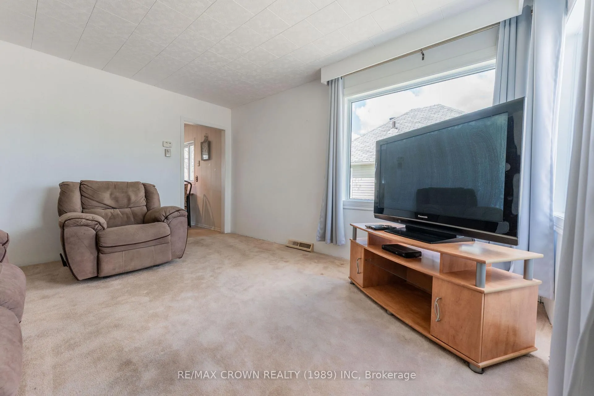 Photo 13 of 35 Bowman Avenue, Kapuskasing — HOMEH