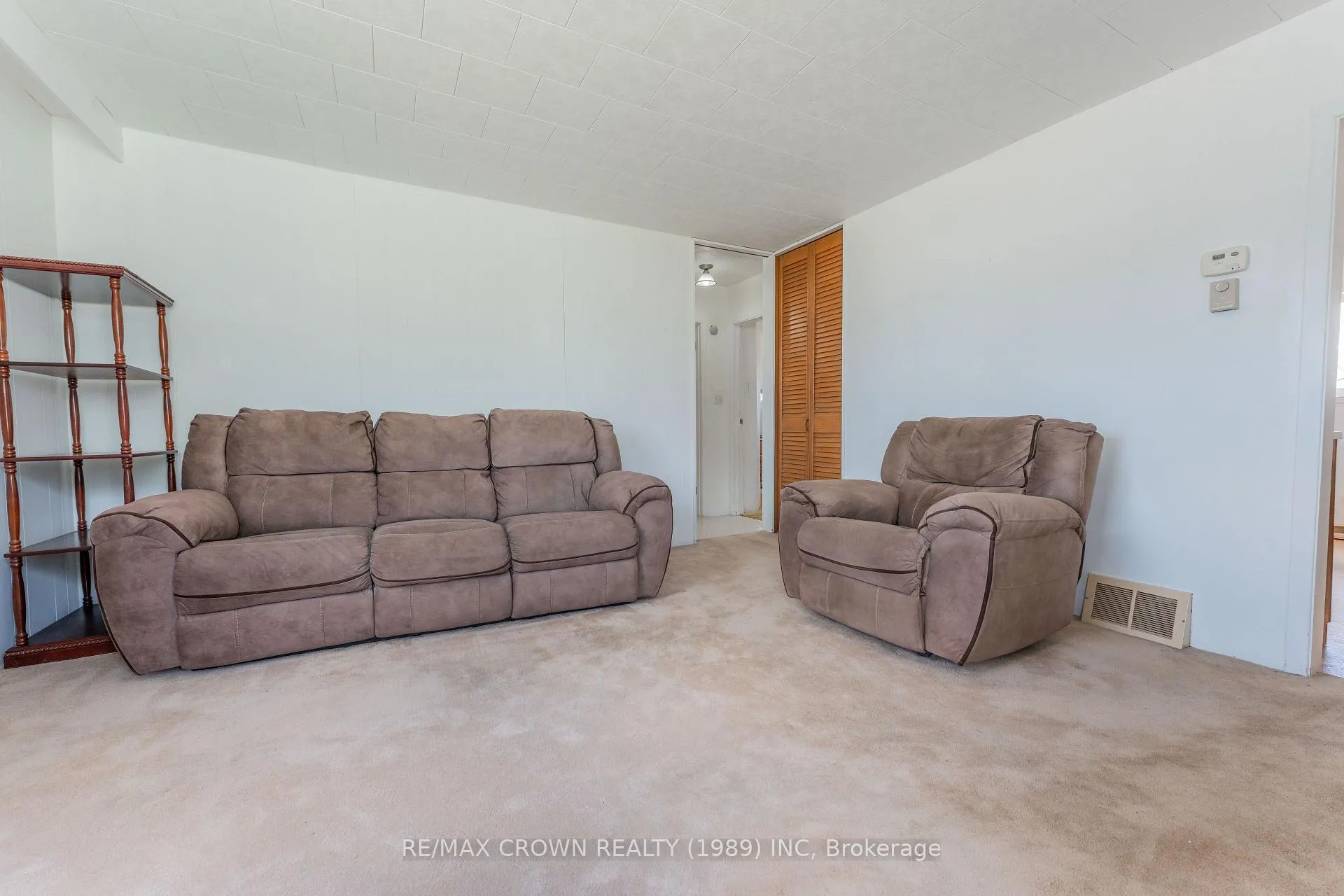 Photo 14 of 35 Bowman Avenue, Kapuskasing — HOMEH