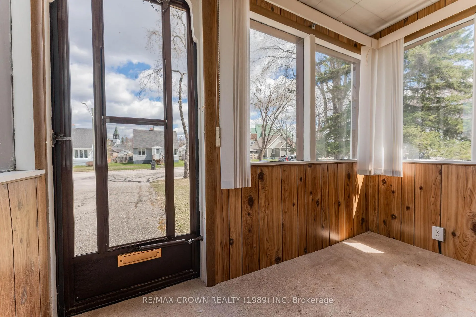 Photo 16 of 35 Bowman Avenue, Kapuskasing — HOMEH