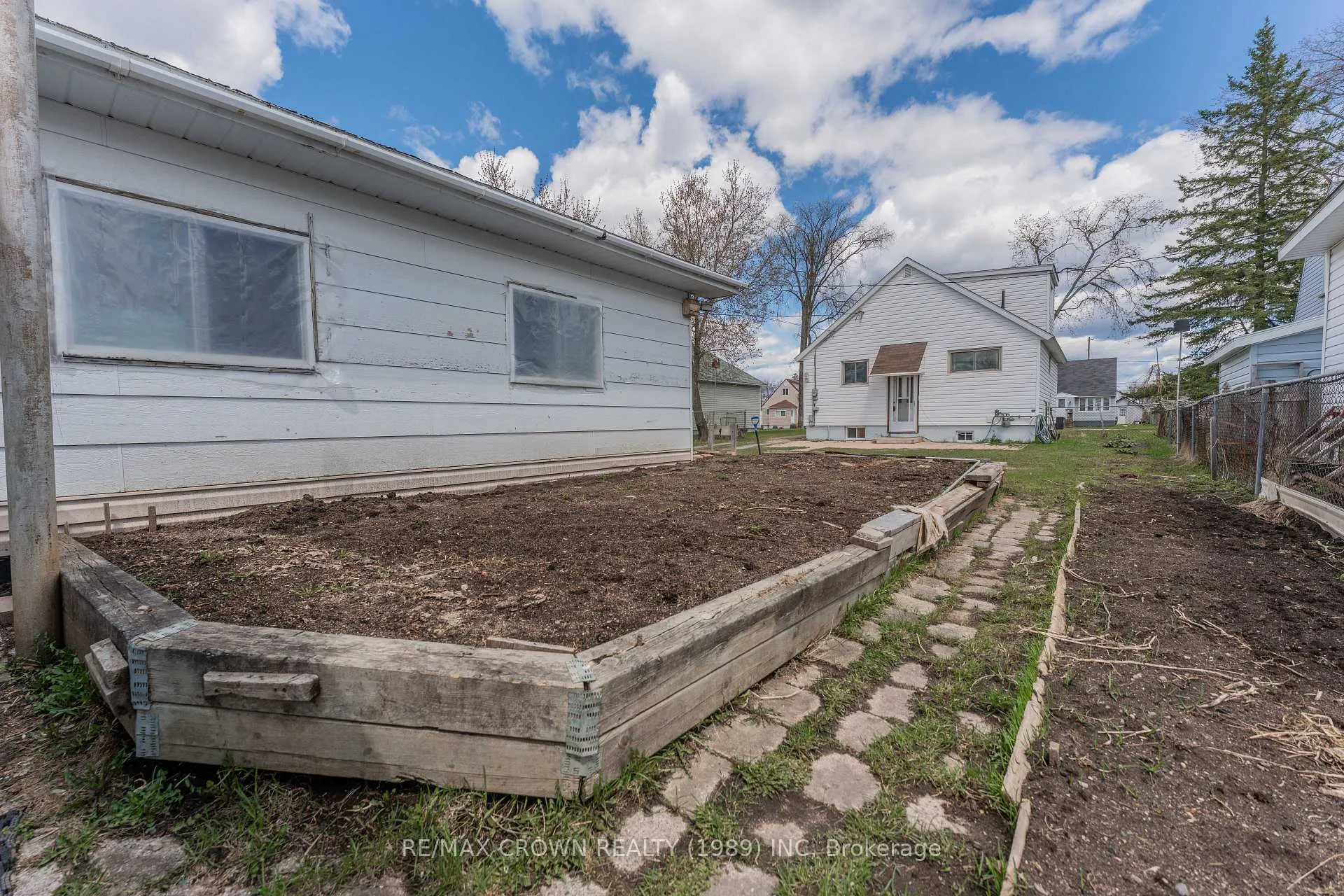 Photo 49 of 35 Bowman Avenue, Kapuskasing — HOMEH