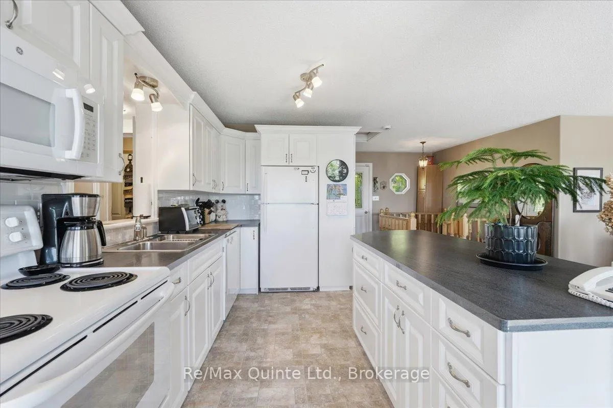 Photo 12 of 92 Bishop Lane, Prince Edward County, Sophiasburg Ward — HOMEH