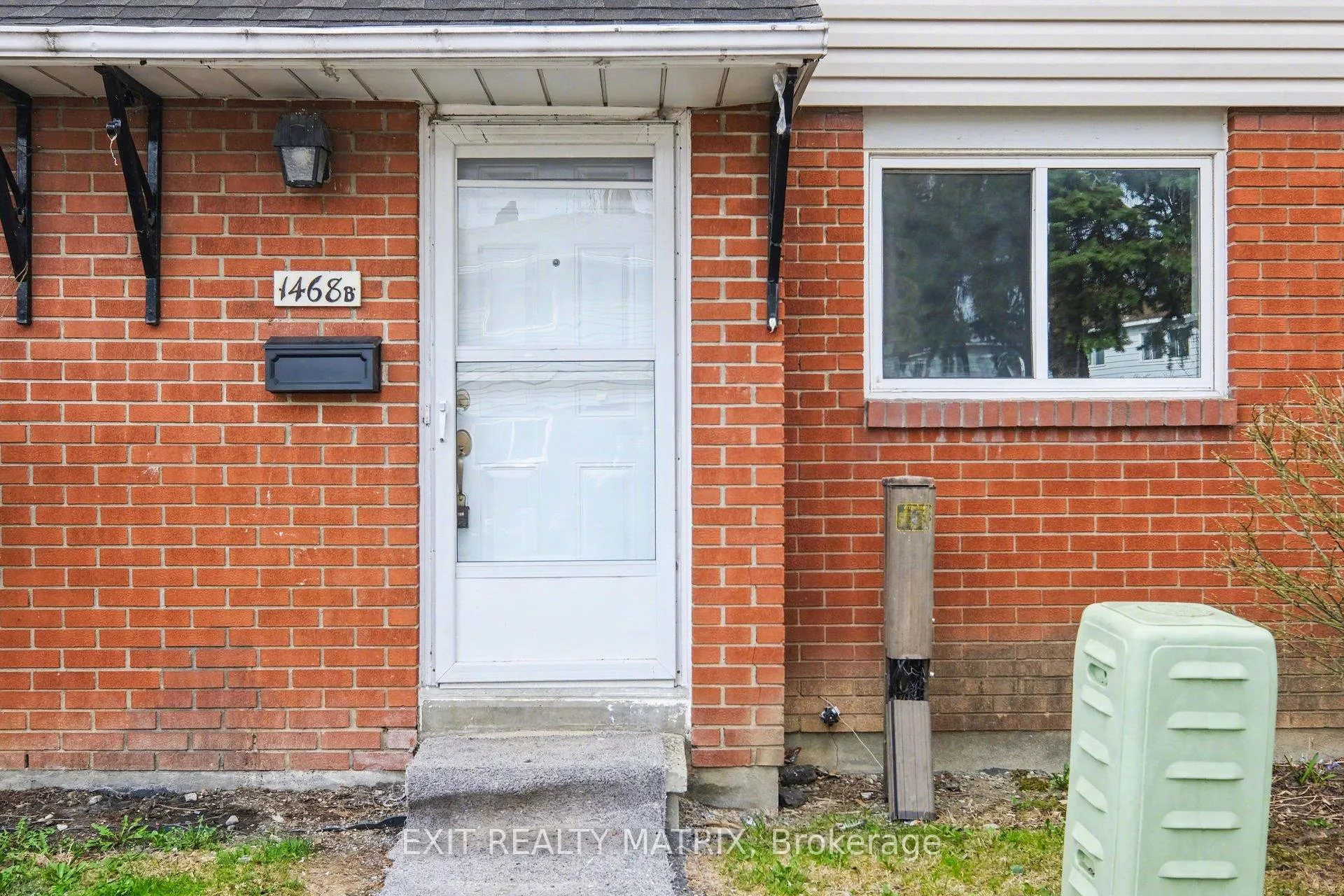 Photo 2 of Unit B, 1468 Heatherington Road, Ottawa, Heron Gate/Industrial Park — HOMEH