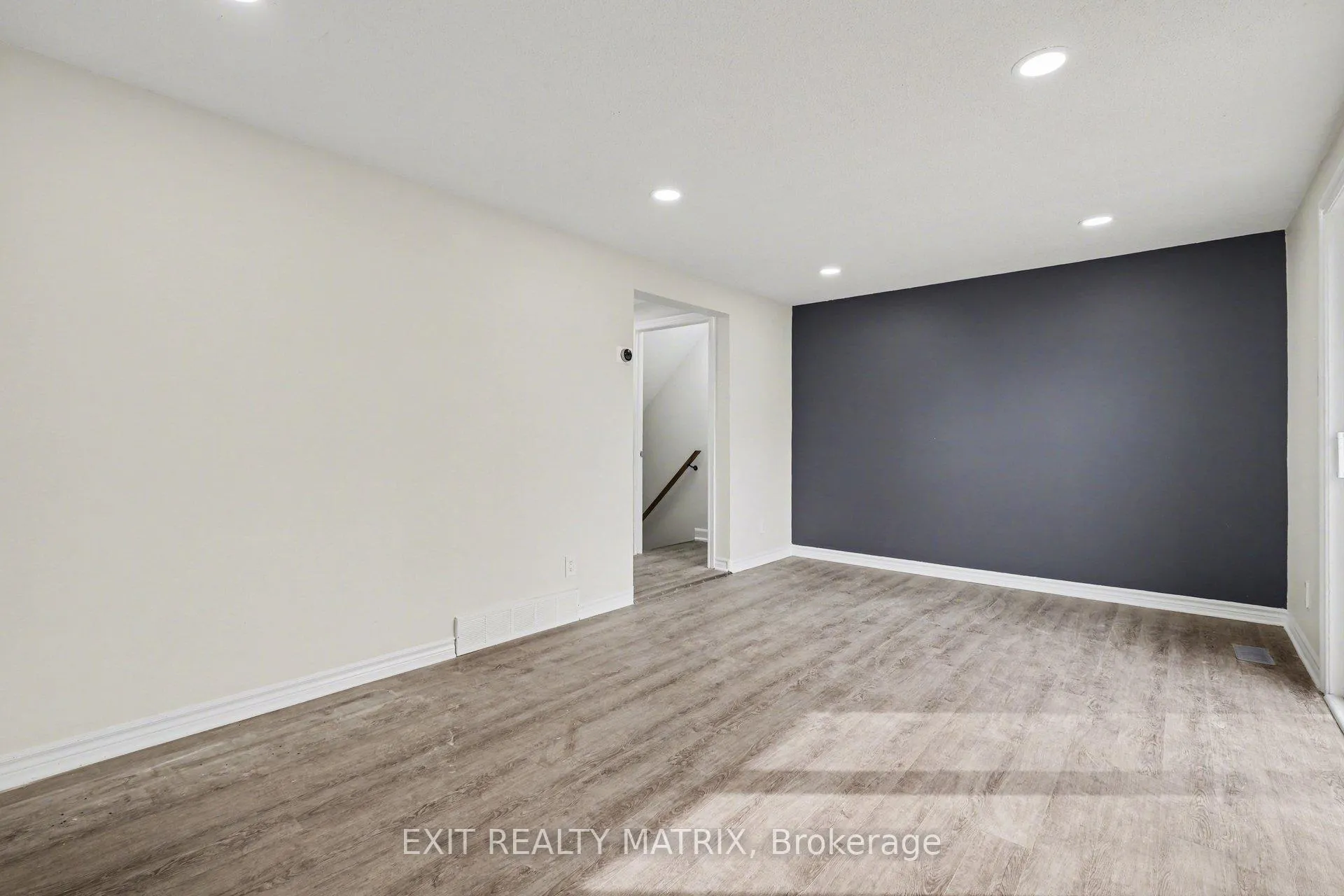 Photo 8 of Unit B, 1468 Heatherington Road, Ottawa, Heron Gate/Industrial Park — HOMEH