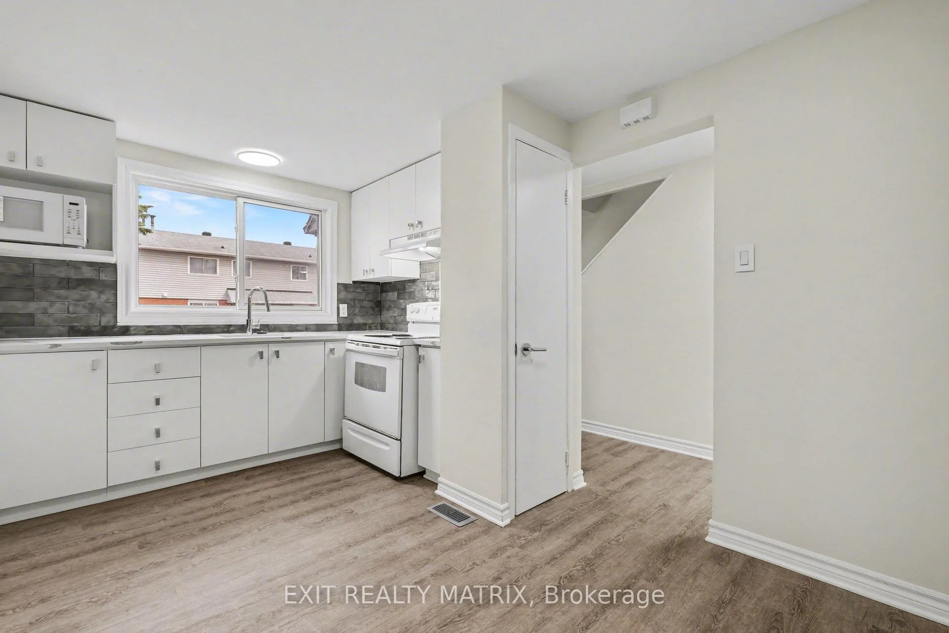 Photo 11 of Unit B, 1468 Heatherington Road, Ottawa, Heron Gate/Industrial Park — HOMEH
