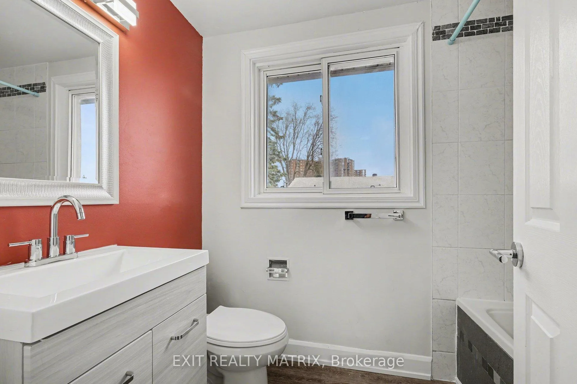 Photo 18 of Unit B, 1468 Heatherington Road, Ottawa, Heron Gate/Industrial Park — HOMEH