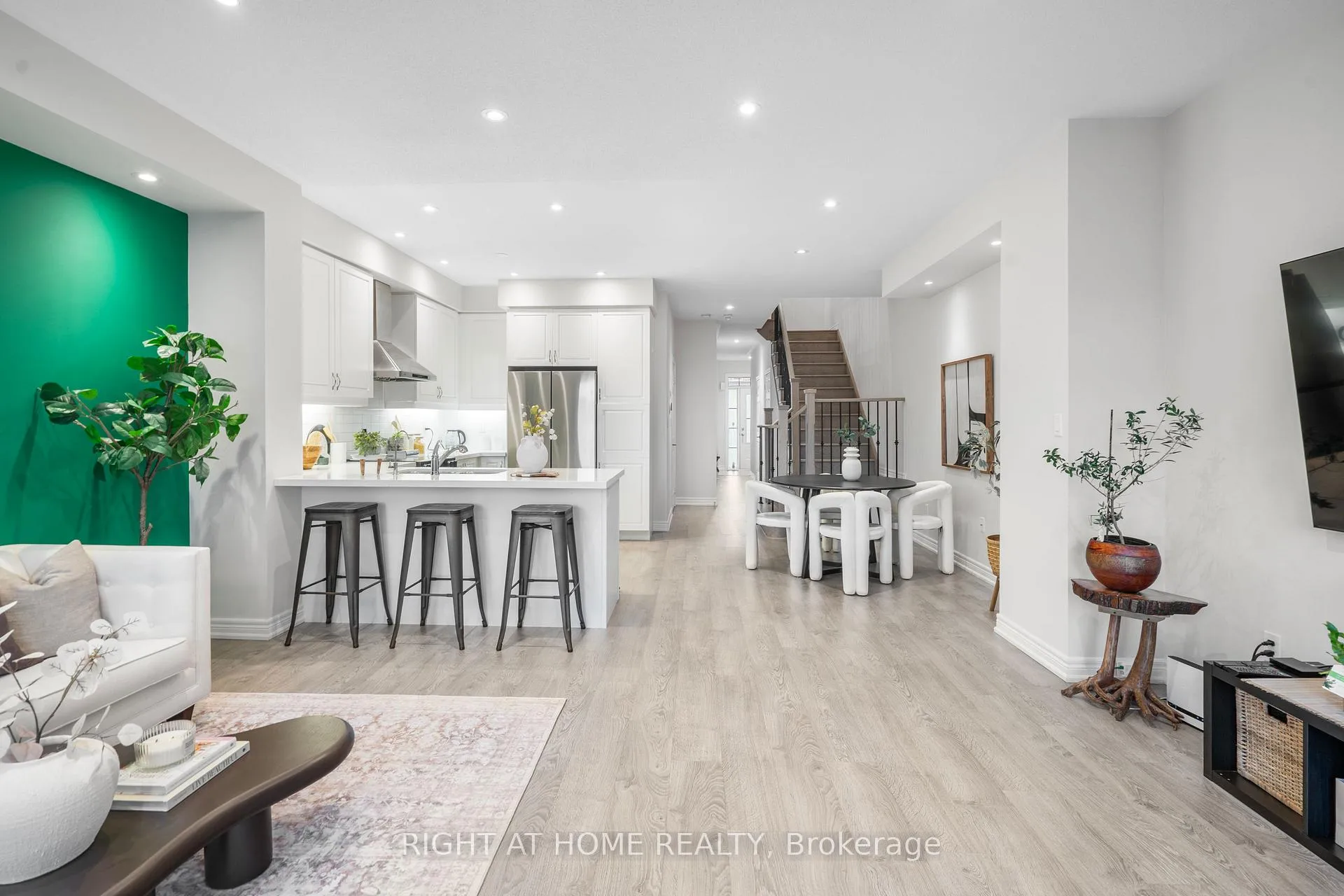 Photo 3 of 127 Benadir Avenue, Caledon, Rural Caledon — HOMEH