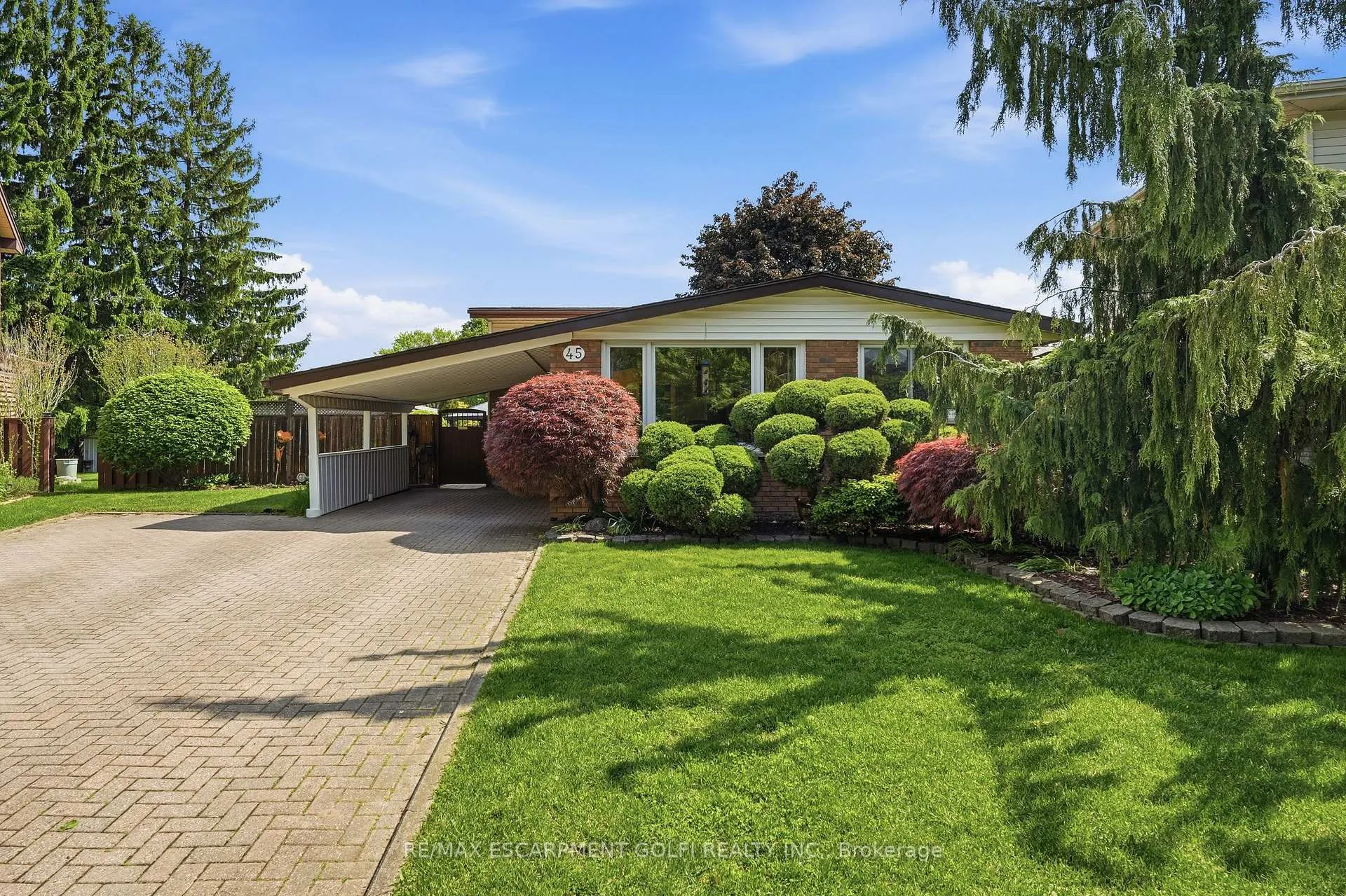 Photo 3 of 45 Tanglewood Terrace, Brantford — HOMEH