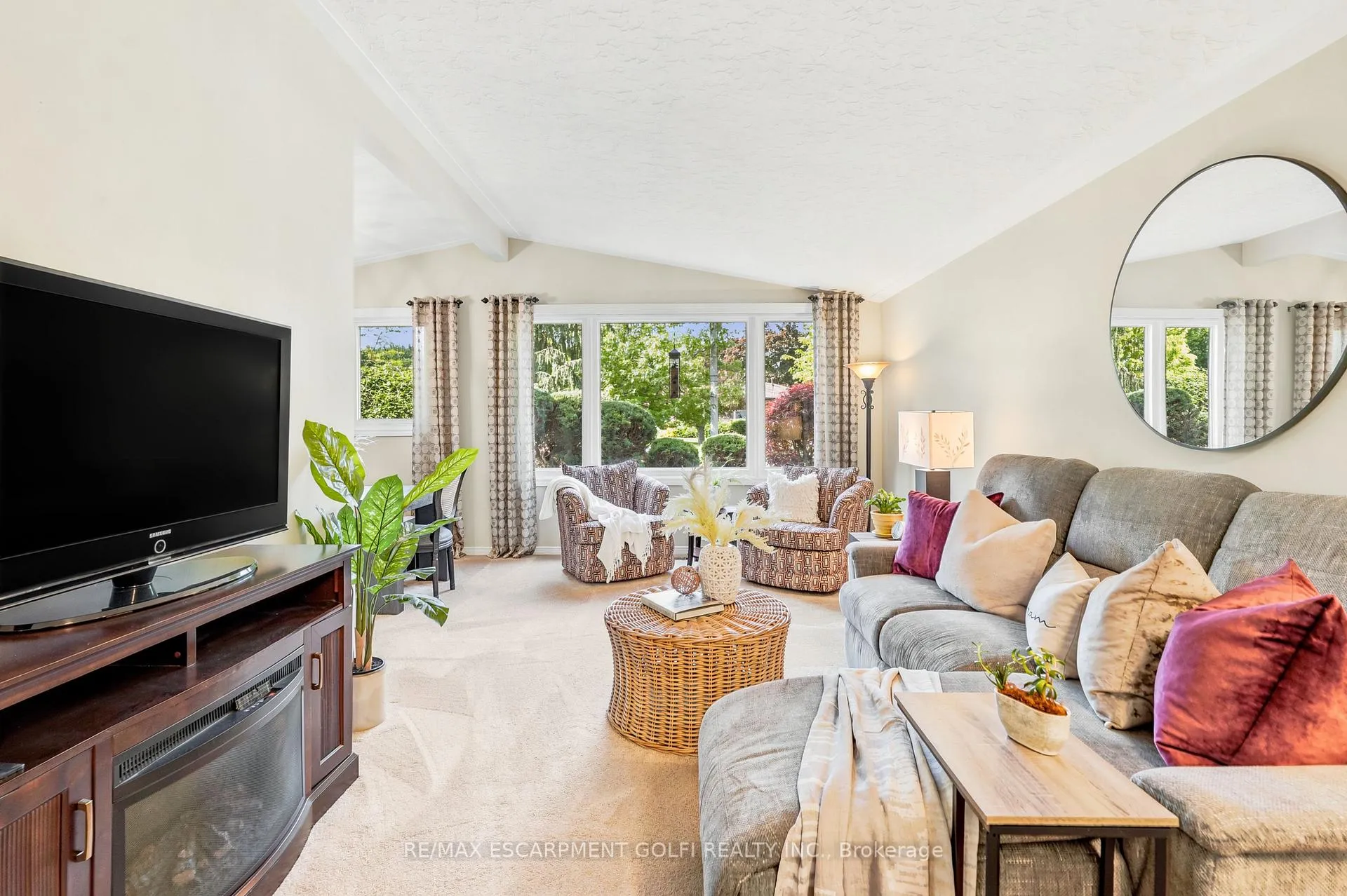 Photo 7 of 45 Tanglewood Terrace, Brantford — HOMEH
