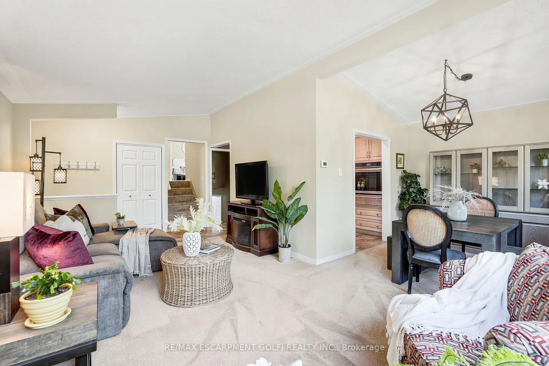 Photo 9 of 45 Tanglewood Terrace, Brantford — HOMEH