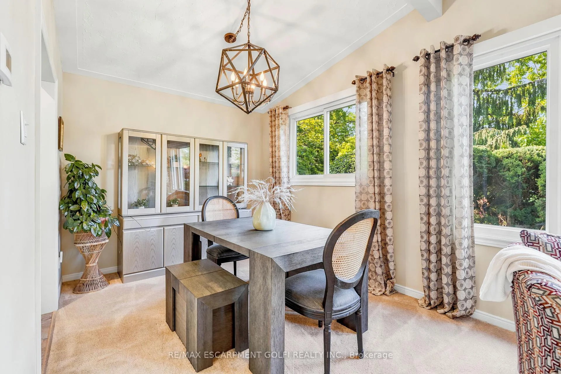 Photo 10 of 45 Tanglewood Terrace, Brantford — HOMEH