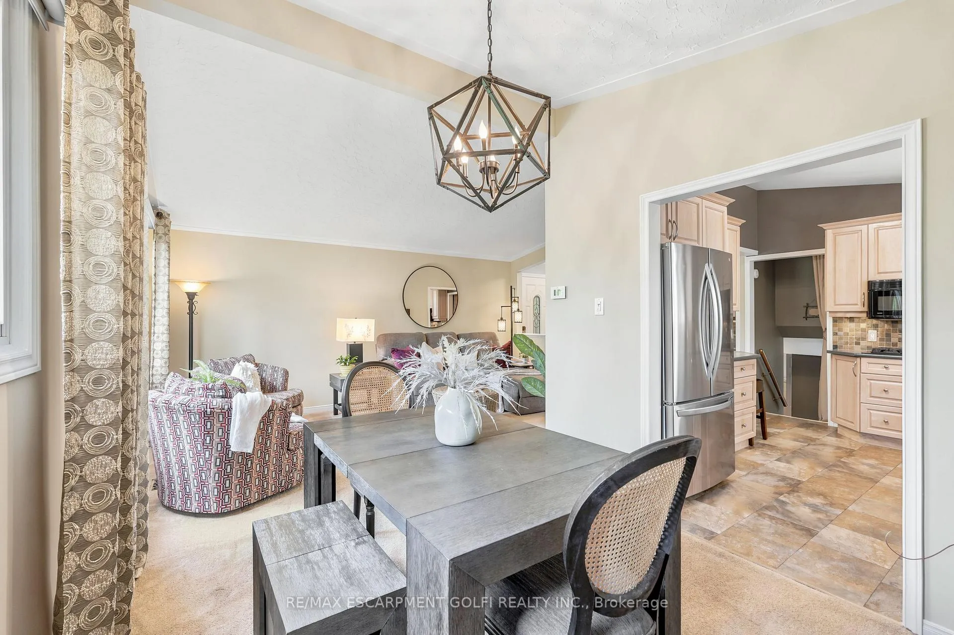 Photo 11 of 45 Tanglewood Terrace, Brantford — HOMEH