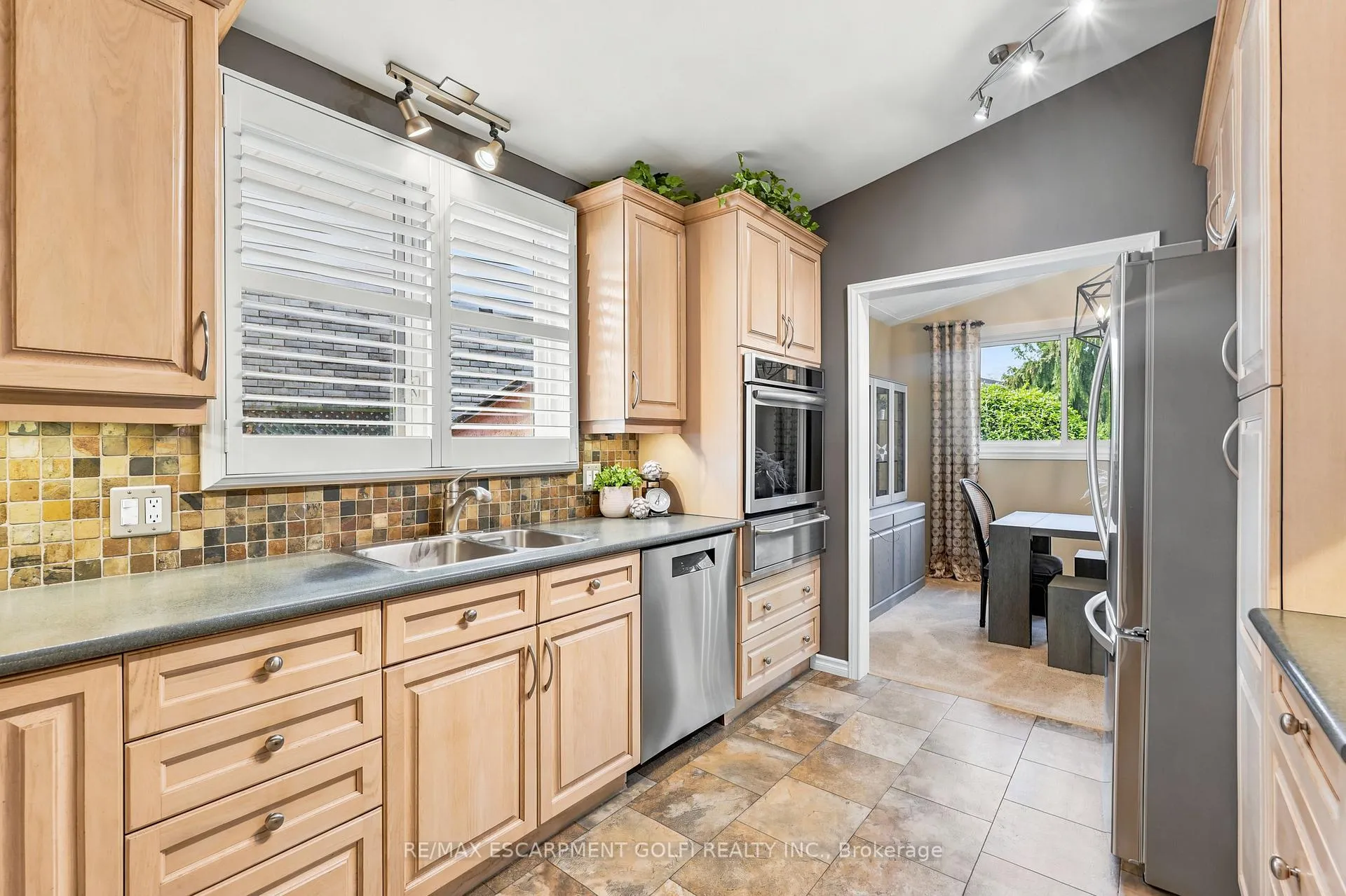 Photo 13 of 45 Tanglewood Terrace, Brantford — HOMEH