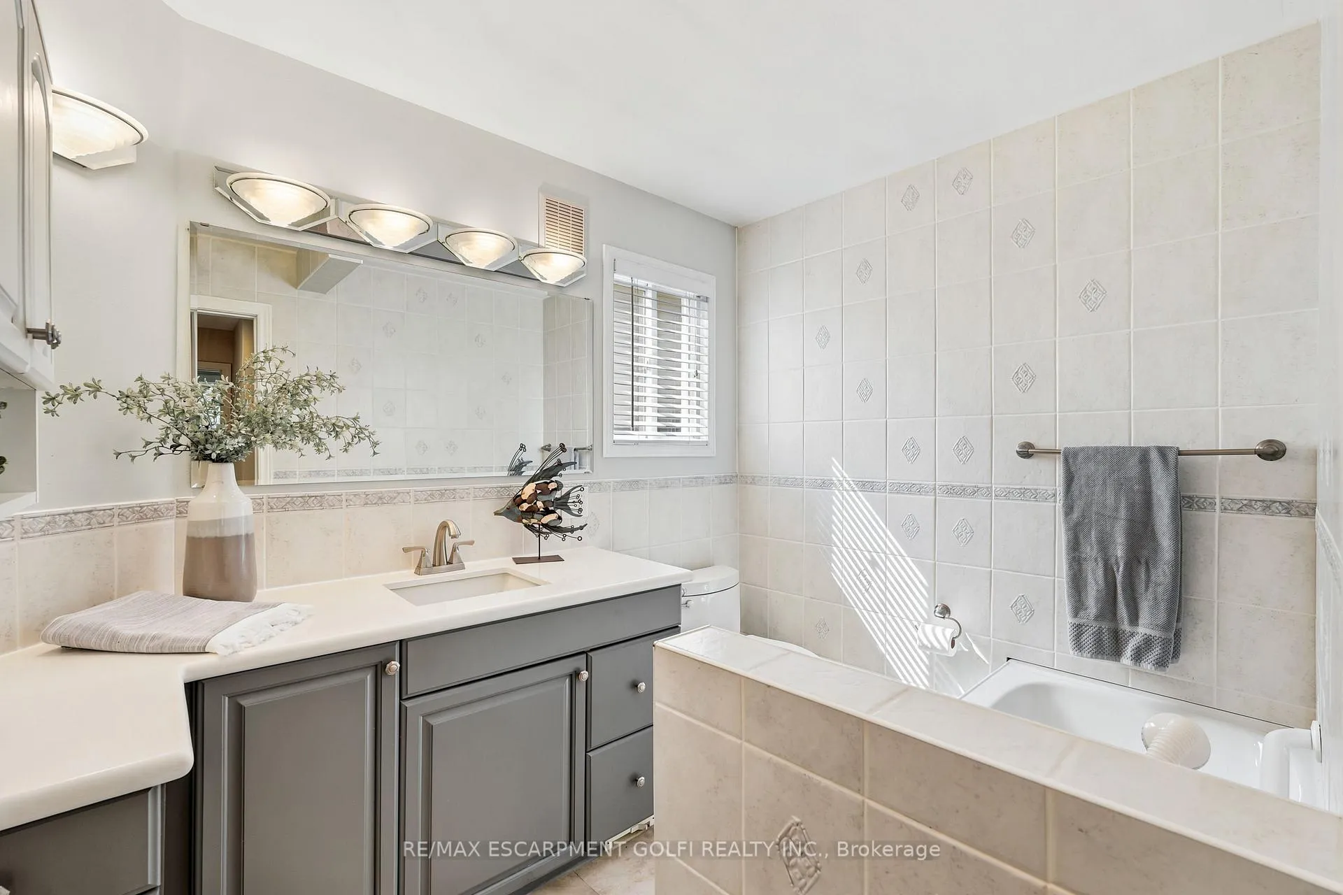 Photo 22 of 45 Tanglewood Terrace, Brantford — HOMEH