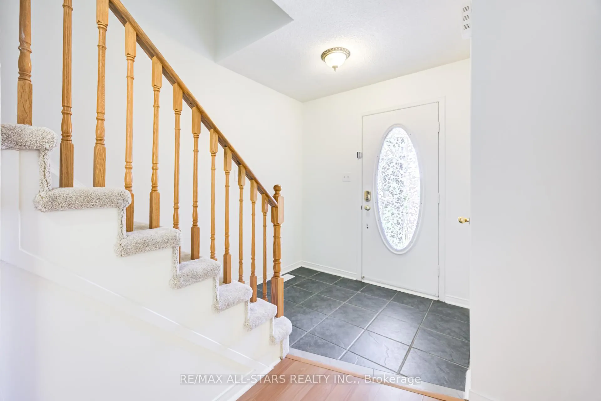 Photo 6 of 51 Playfair Road, Whitby, Downtown Whitby — HOMEH