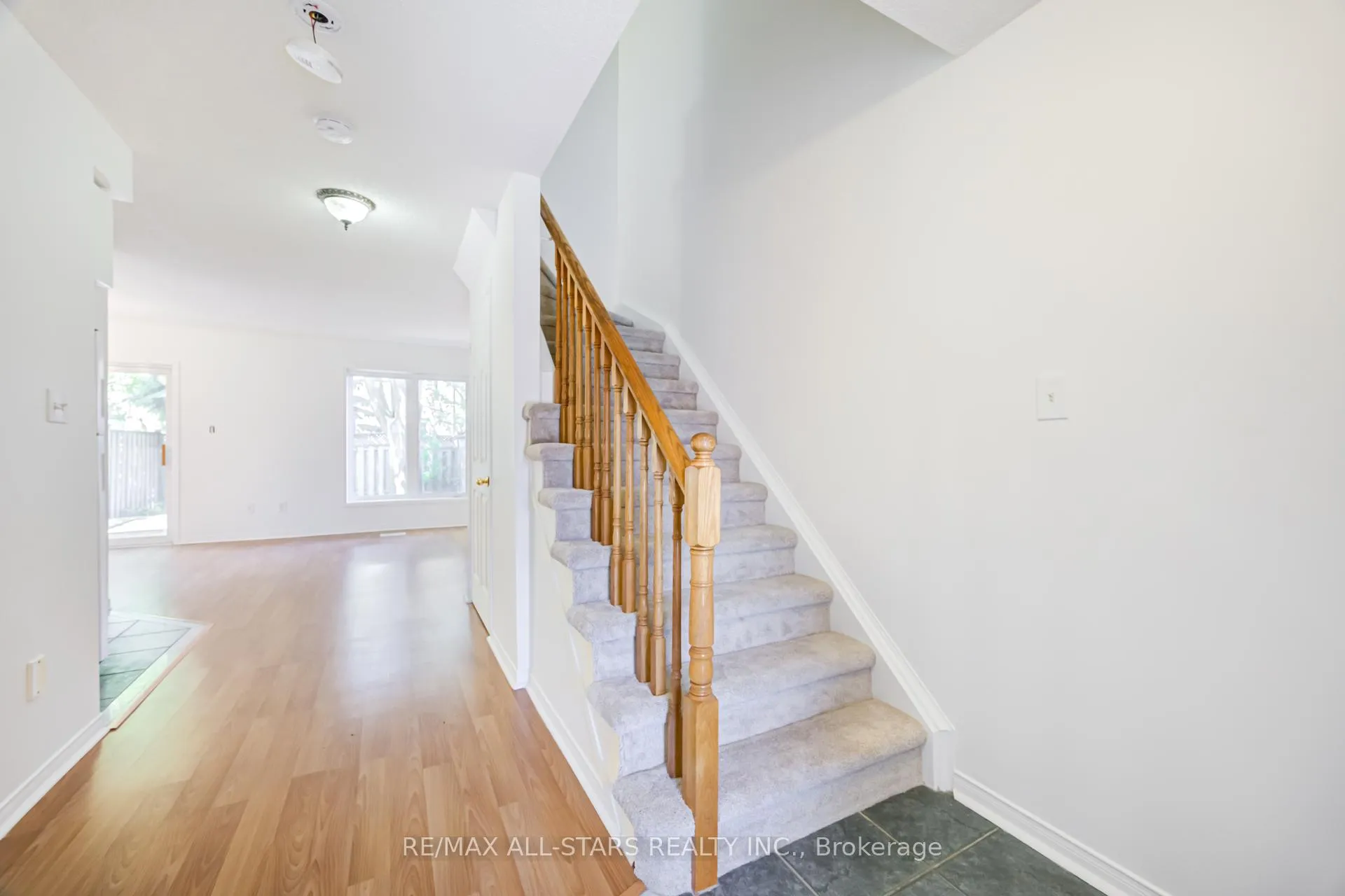 Photo 7 of 51 Playfair Road, Whitby, Downtown Whitby — HOMEH